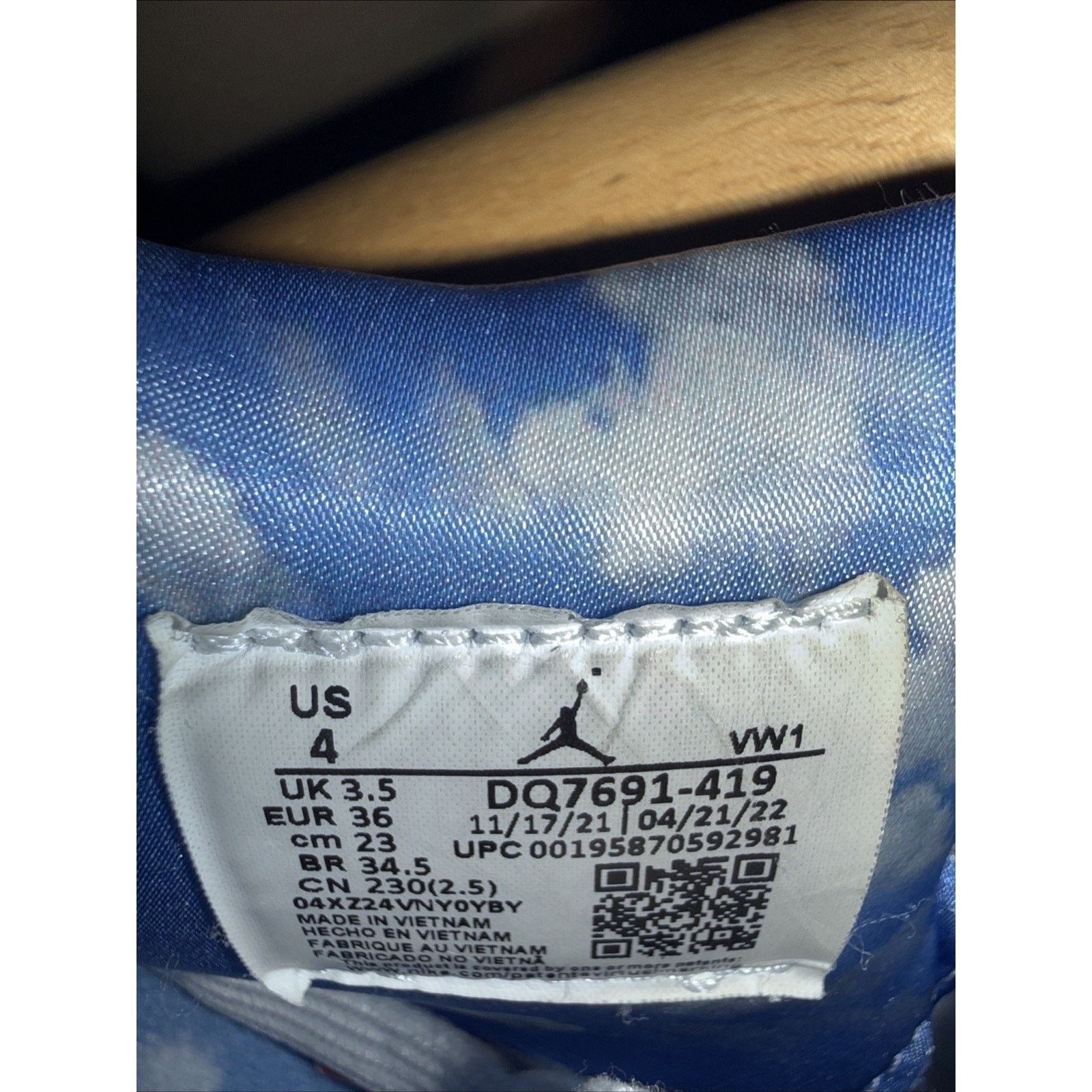 Nike NIB Nike DQ7691-419 Air Jordan 2 Retro SP Shoes Celestine Size US 5 / EU 37 - 8 Thumbnail
