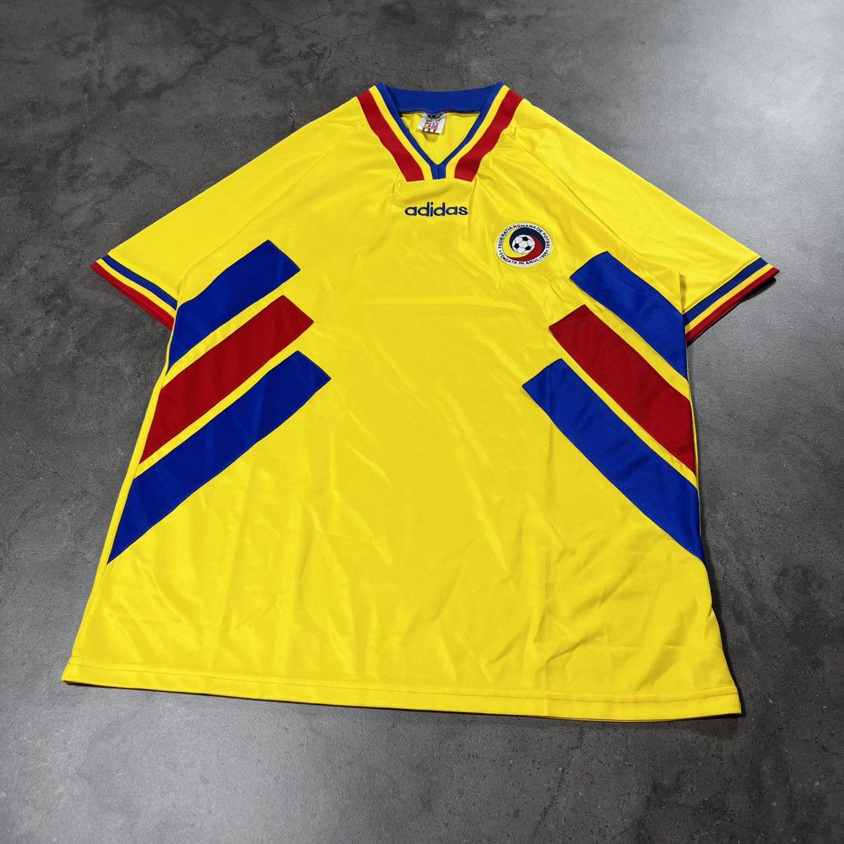 Adidas Vintage 90s Adidas Romania Retro Striped Blokecore Jersey Size US L / EU 52-54 / 3 - 2 Thumbnail