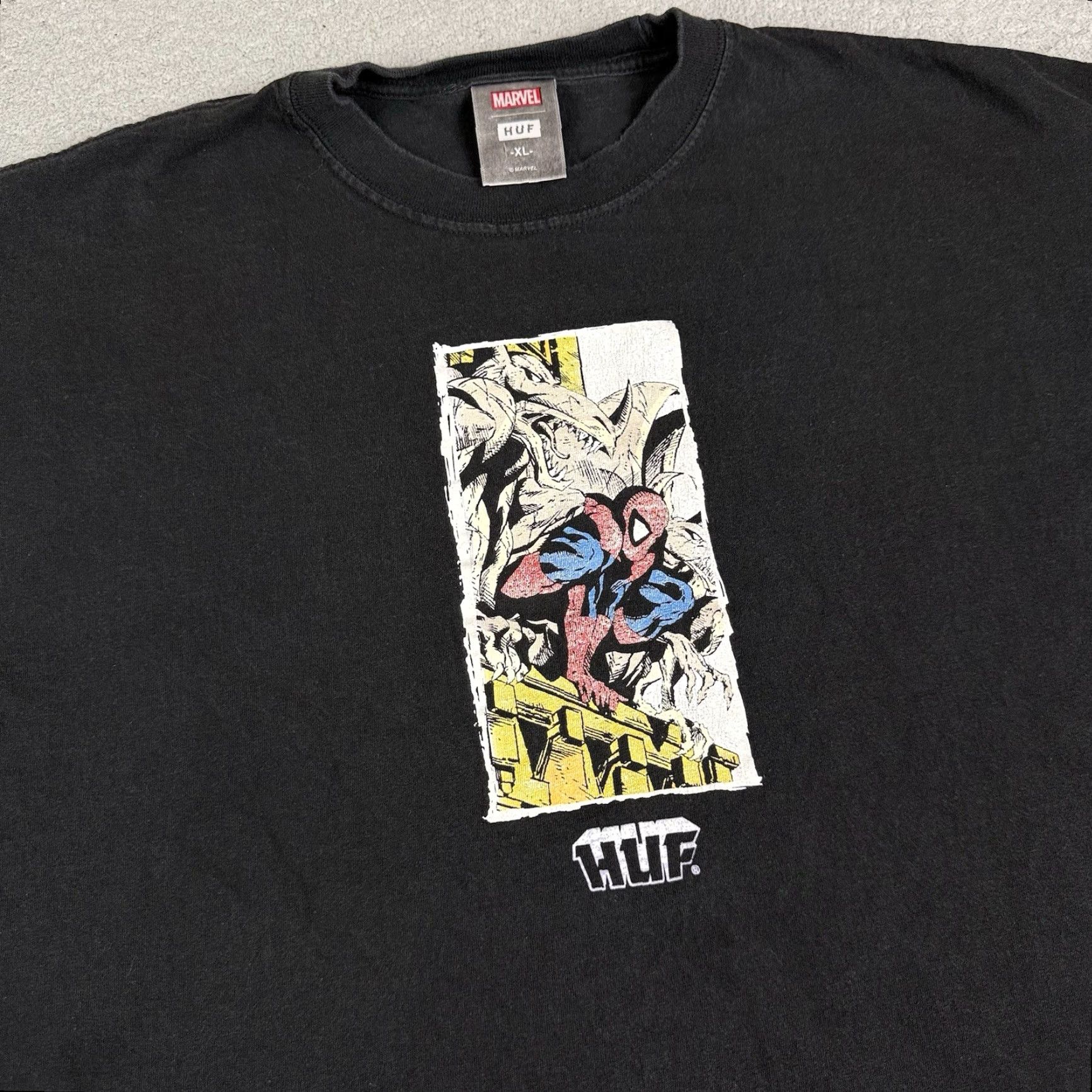 Vintage HUF Marvel Spider Man T Shirt Mens XL Black Distressed Graphic Print Crew Neck Regular Fit Size US L / EU 52-54 / 3 - 2 Thumbnail