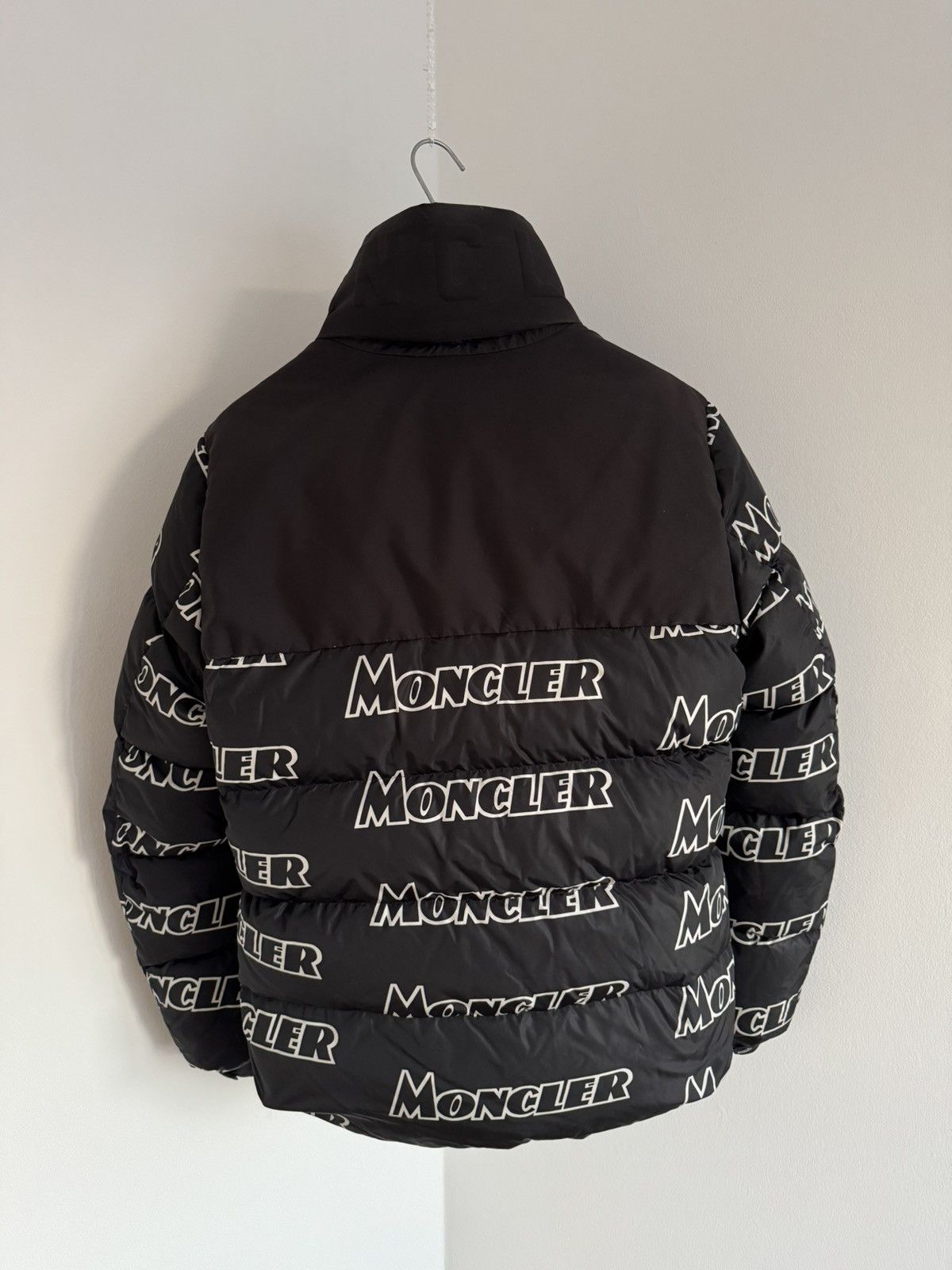 Moncler Moncler faiveley logo print Size US M / EU 48-50 / 2 - 3 Thumbnail