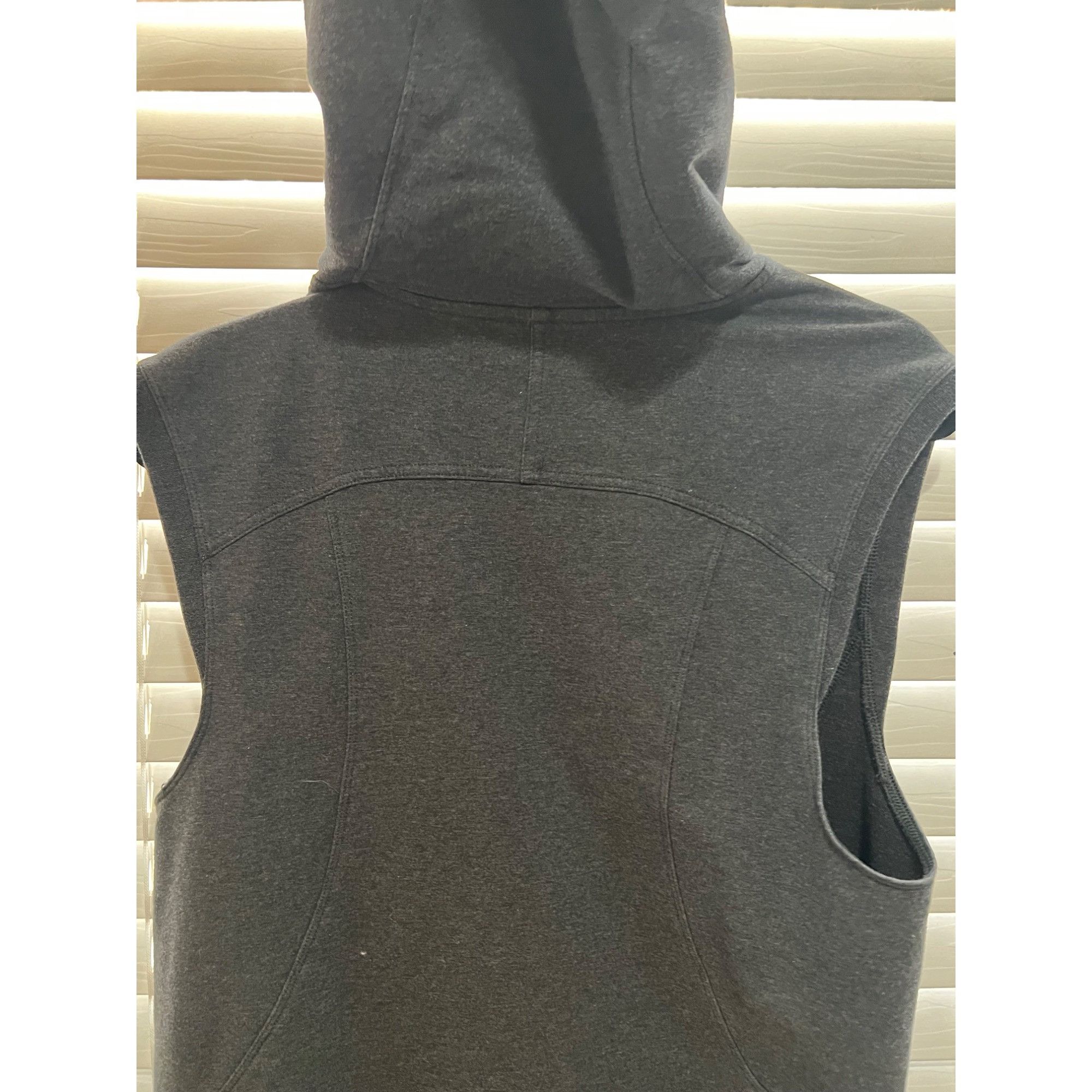 Lululemon Lululemon Women's Vest - Size 6 Size M / US 6-8 / IT 42-44 - 5 Thumbnail