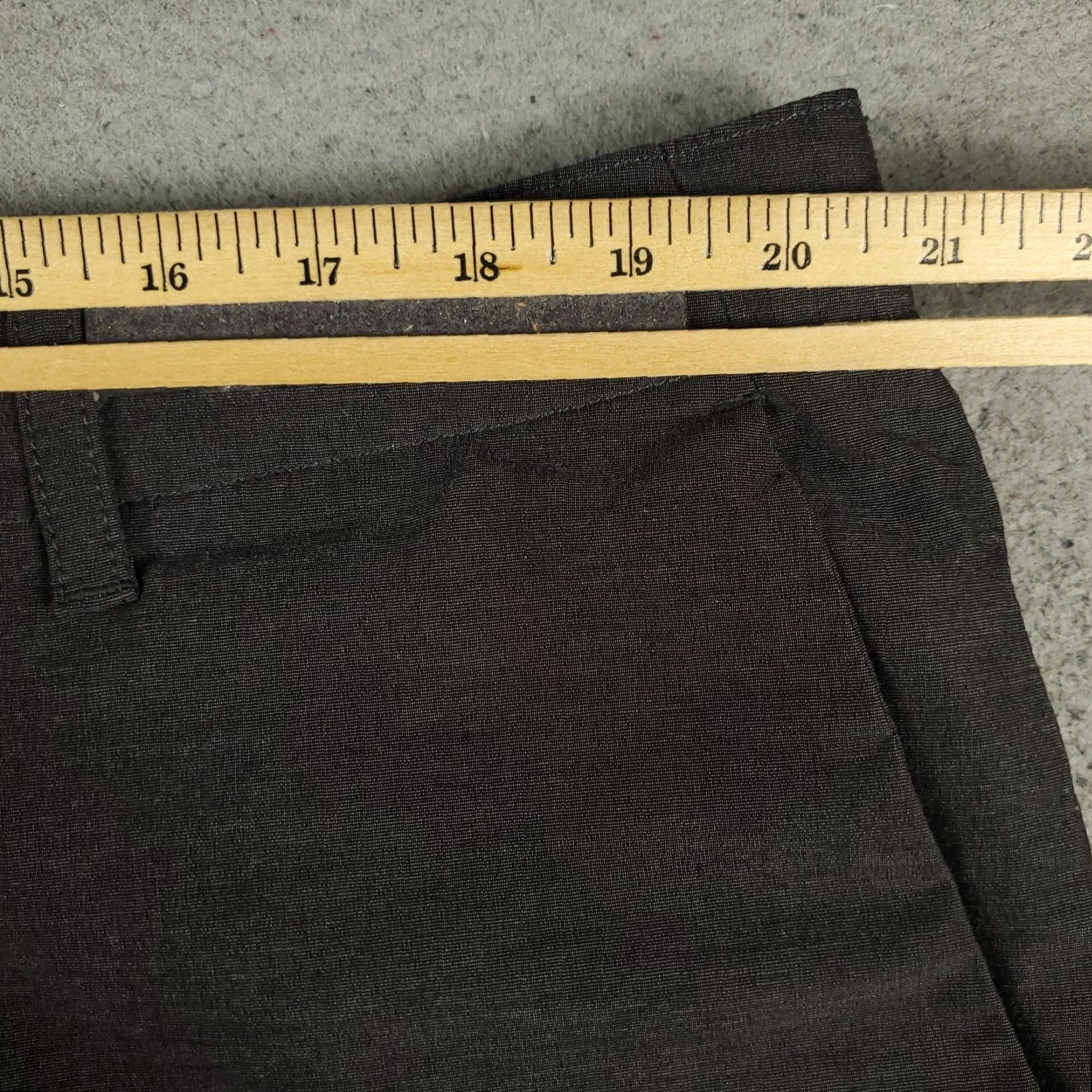 Tommy Bahama VINTAGE Tommy Bahama Men's Shorts Size 40 Gray Chino Flat Front Casual Summer Size US 40 / EU 56 - 4 Thumbnail
