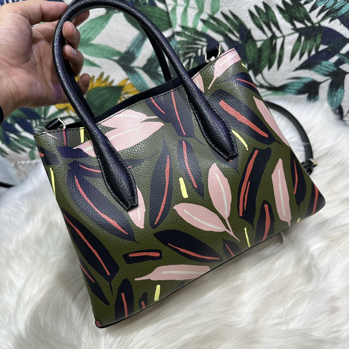 Kate Spade Authentic KATE SPADE Floral 2Way Handbag/ Shoulder Bag Size ONE SIZE - 9 Thumbnail