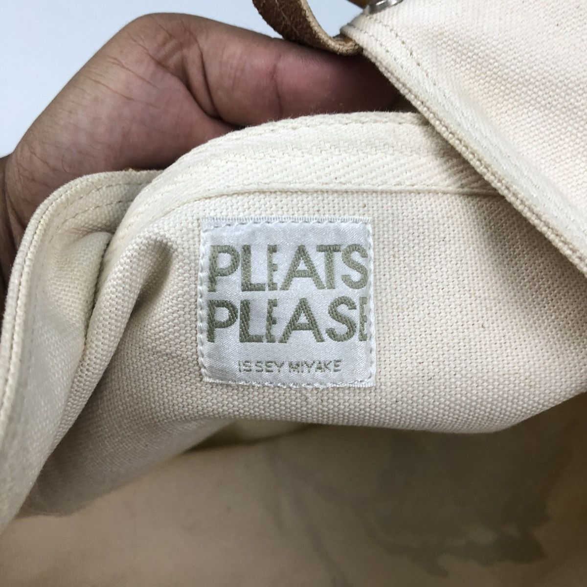 Pleats Please Issey Miyake ‼️YES‼️ PLEATS PLEASE BY ISSEY MIYAKE TOTE BAG Size ONE SIZE - 7 Thumbnail