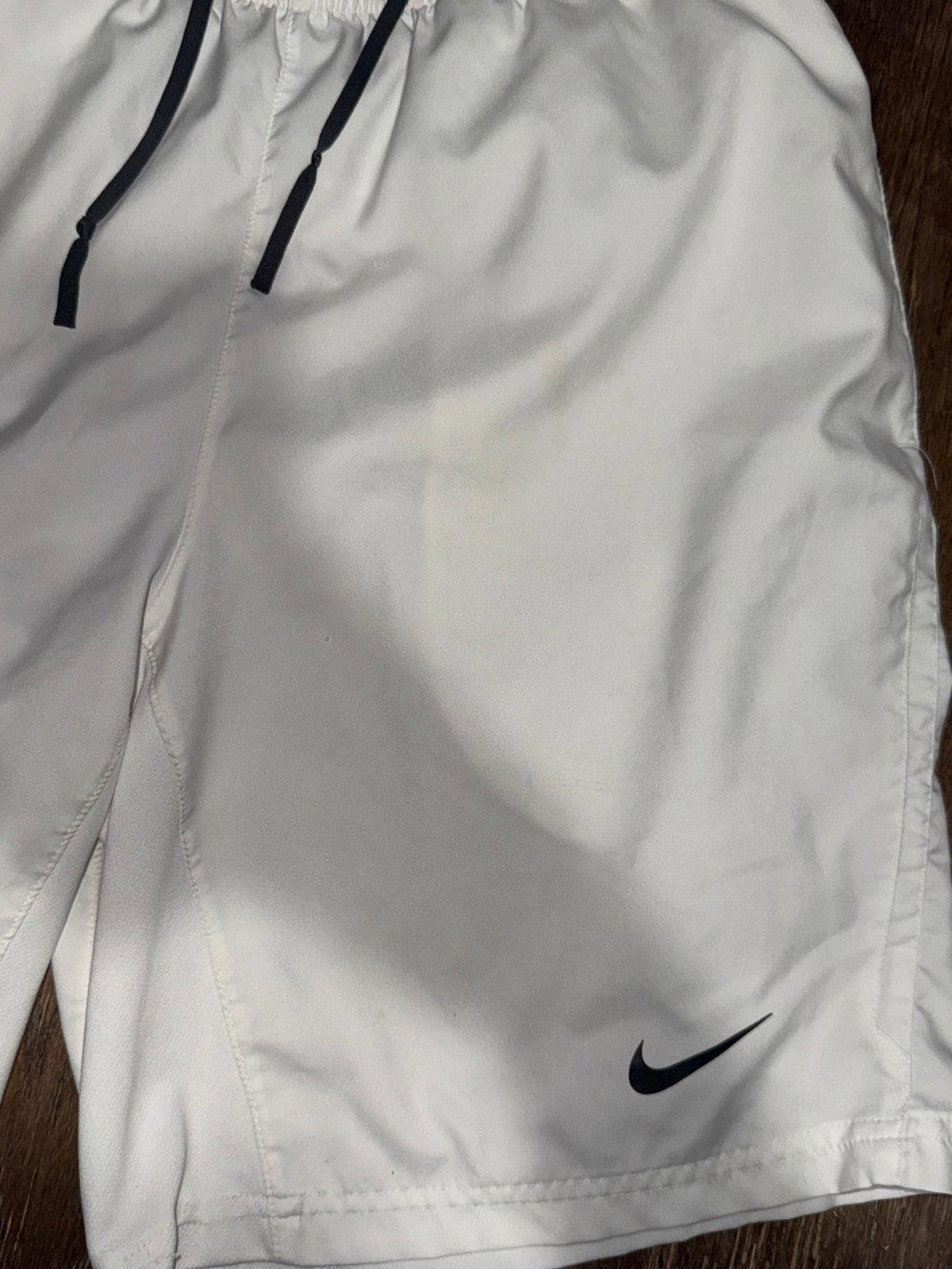 Nike Vintage Y2K Nike DriFit Chaminade Tennis Shorts Sz M Rare Size US 32 / EU 48 - 3 Thumbnail