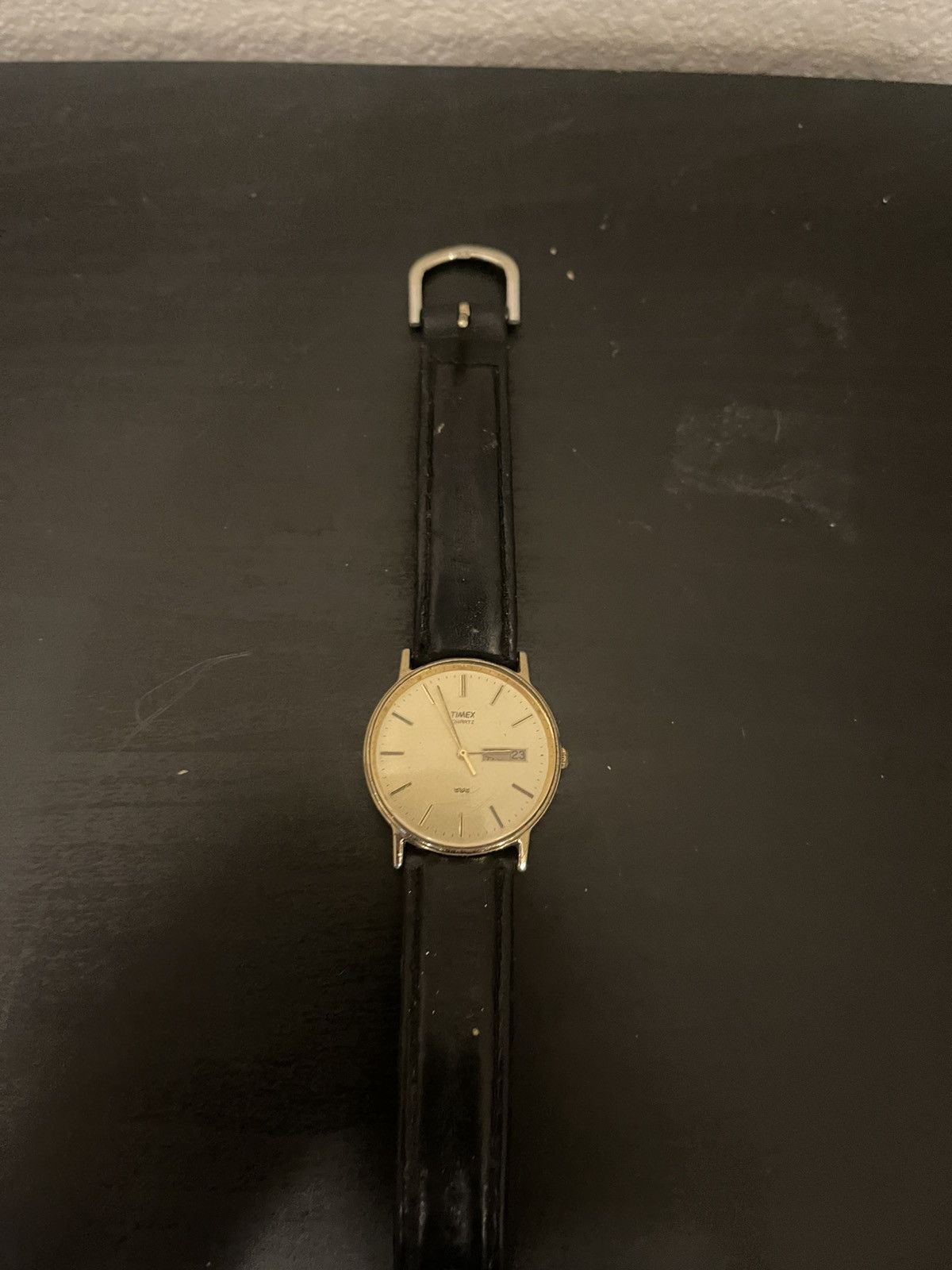 Timex Vintage Timex Watch Mens 32mm Gold Tone Day Date Size 32 - 1 Thumbnail