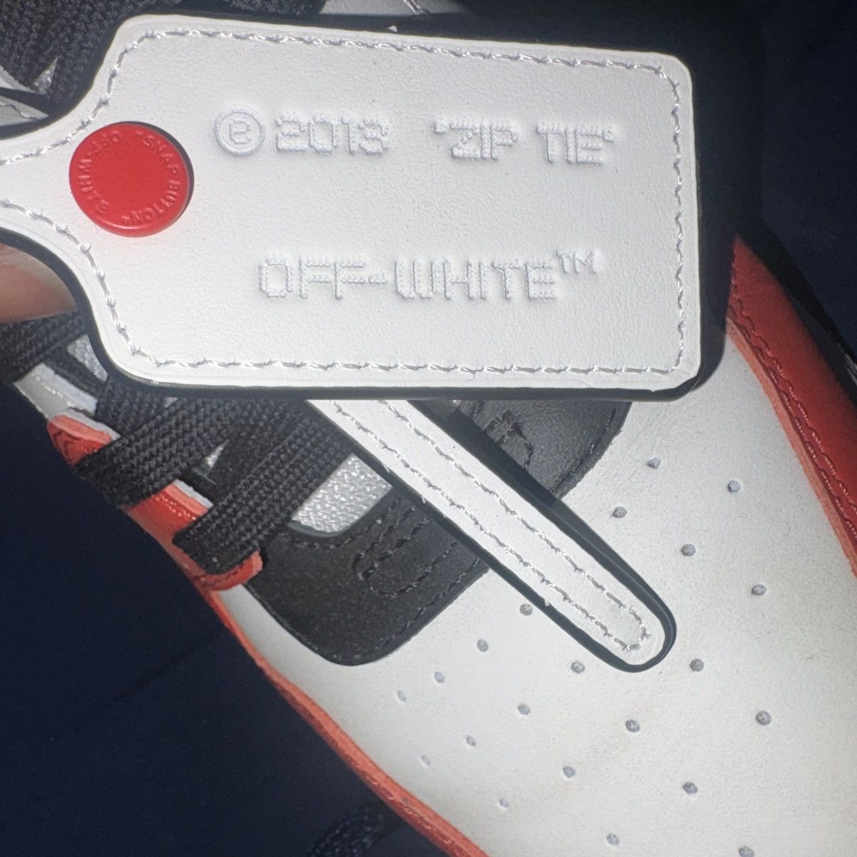 Off-White Off-white out of office Size US 10 / EU 43 - 6 Thumbnail