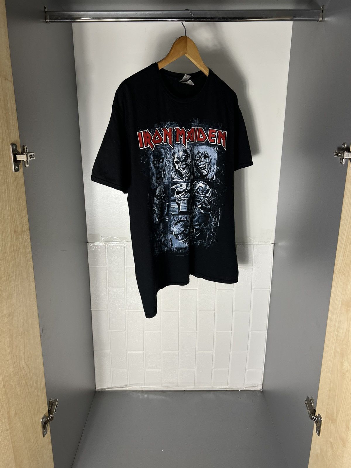 Band Tees VINTAGE IRON MAIDEN MONSTER WORLD TOUR ROCK T-SHIRT Y2K 90s Size US L / EU 52-54 / 3 - 6 Thumbnail