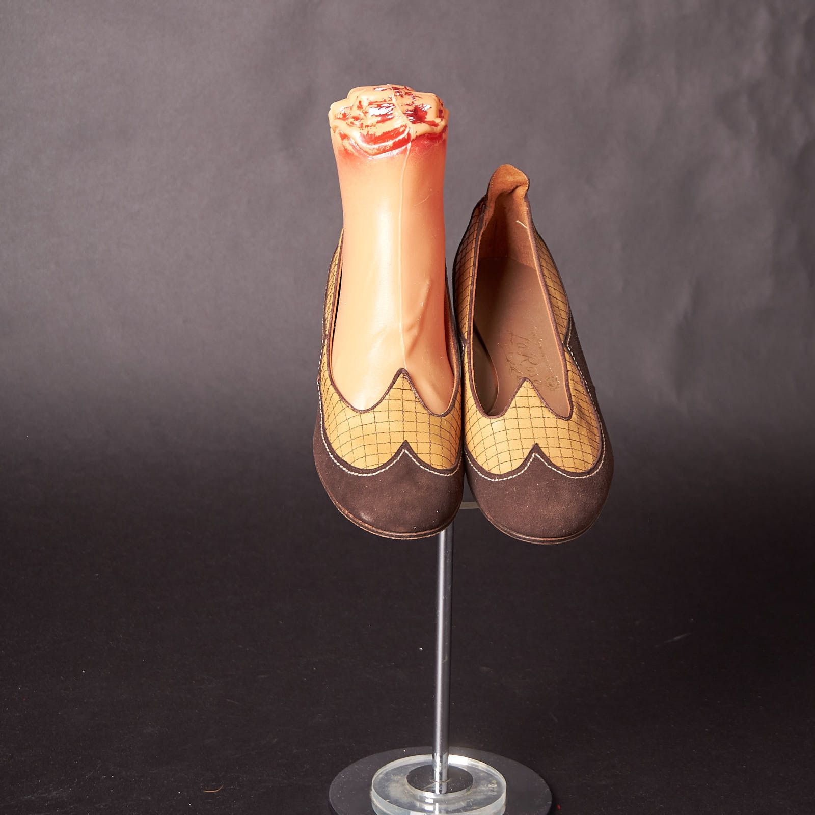 Vintage 1950s Brown Suede Wing Tip Flats Shoes Size US 4.5 / IT 34.5 - 2 Thumbnail