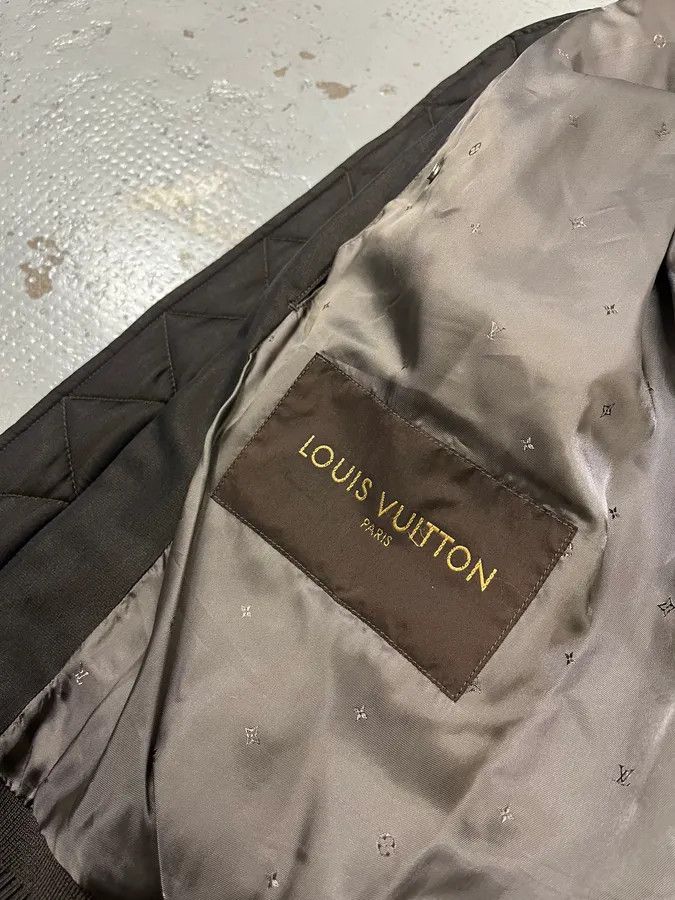 Louis Vuitton Louis Vuitton Taupe Silk Quilted Bomber Jacket by Kim Jones Size US S / EU 44-46 / 1 - 12 Thumbnail