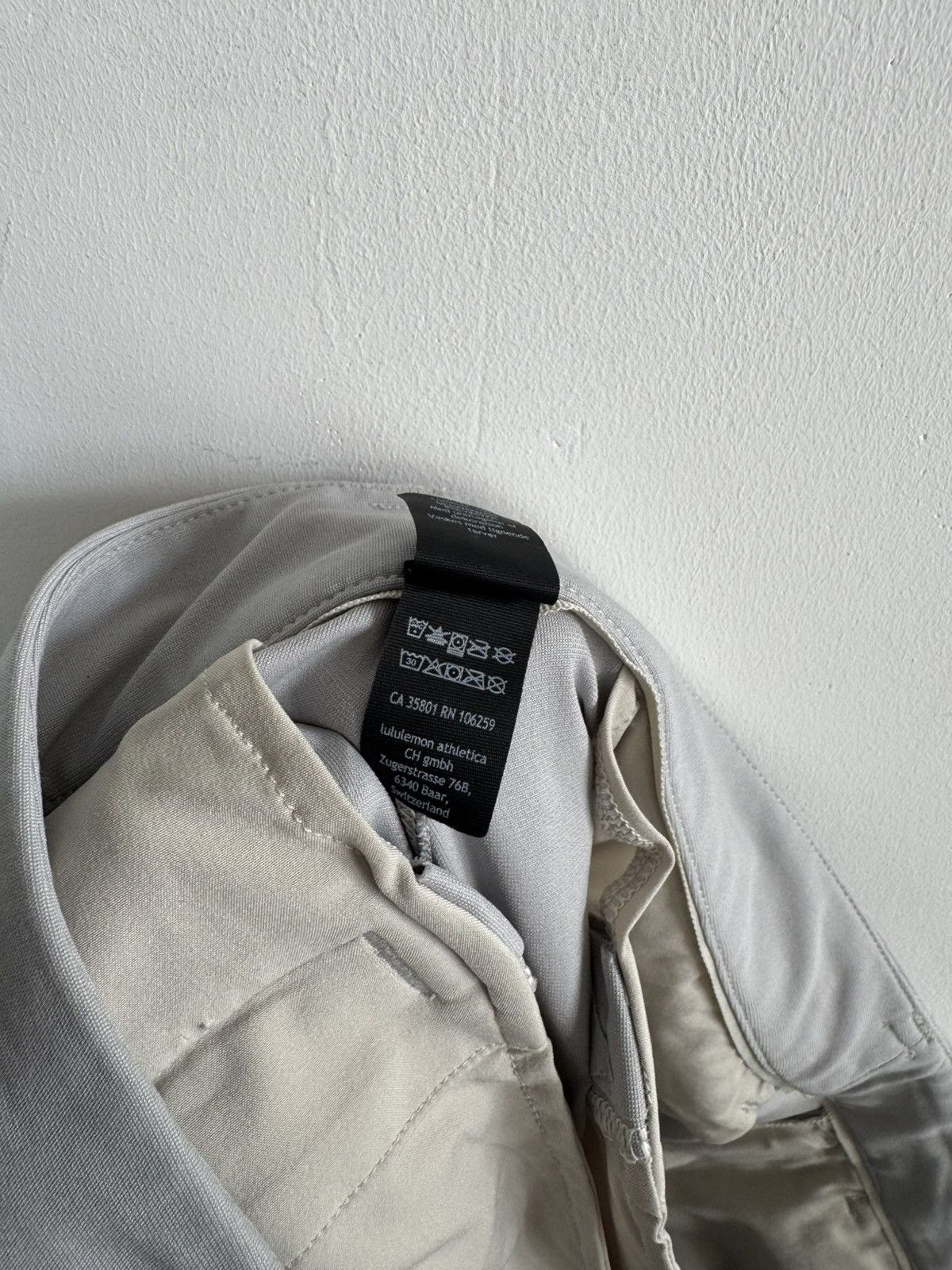 Lululemon Lululemon Grey Men’s Commission Pants Size US 33 - 6 Thumbnail