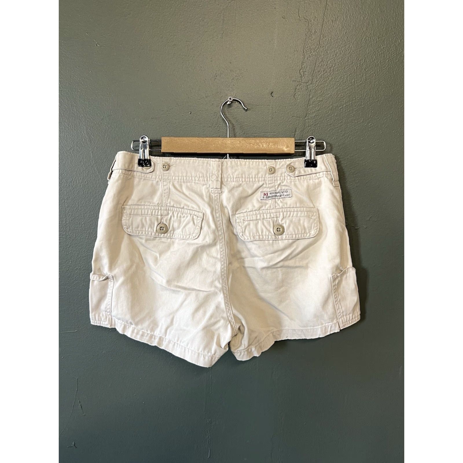 Abercrombie & Fitch Abercrombie & Fitch Womens Cargo Shorts White Size 8 Regular Cotton Cargo Shorts Womens 8 White Mens Womens Size 30" / US 8 / IT 44 - 2 Thumbnail