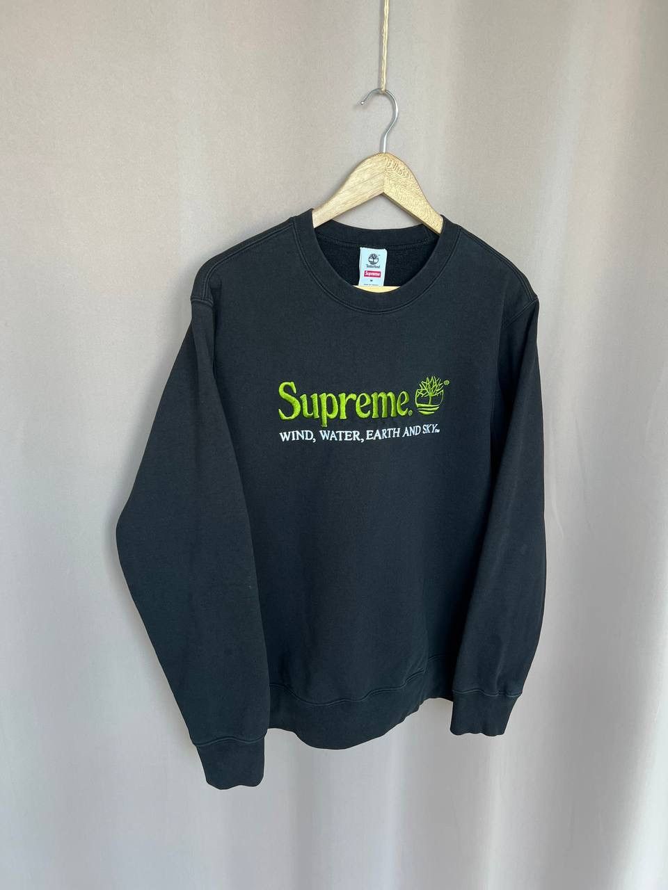 Supreme Supreme x Timberland Crewneck Black Sweatshirt Mens Size M Size US M / EU 48-50 / 2 - 6 Thumbnail