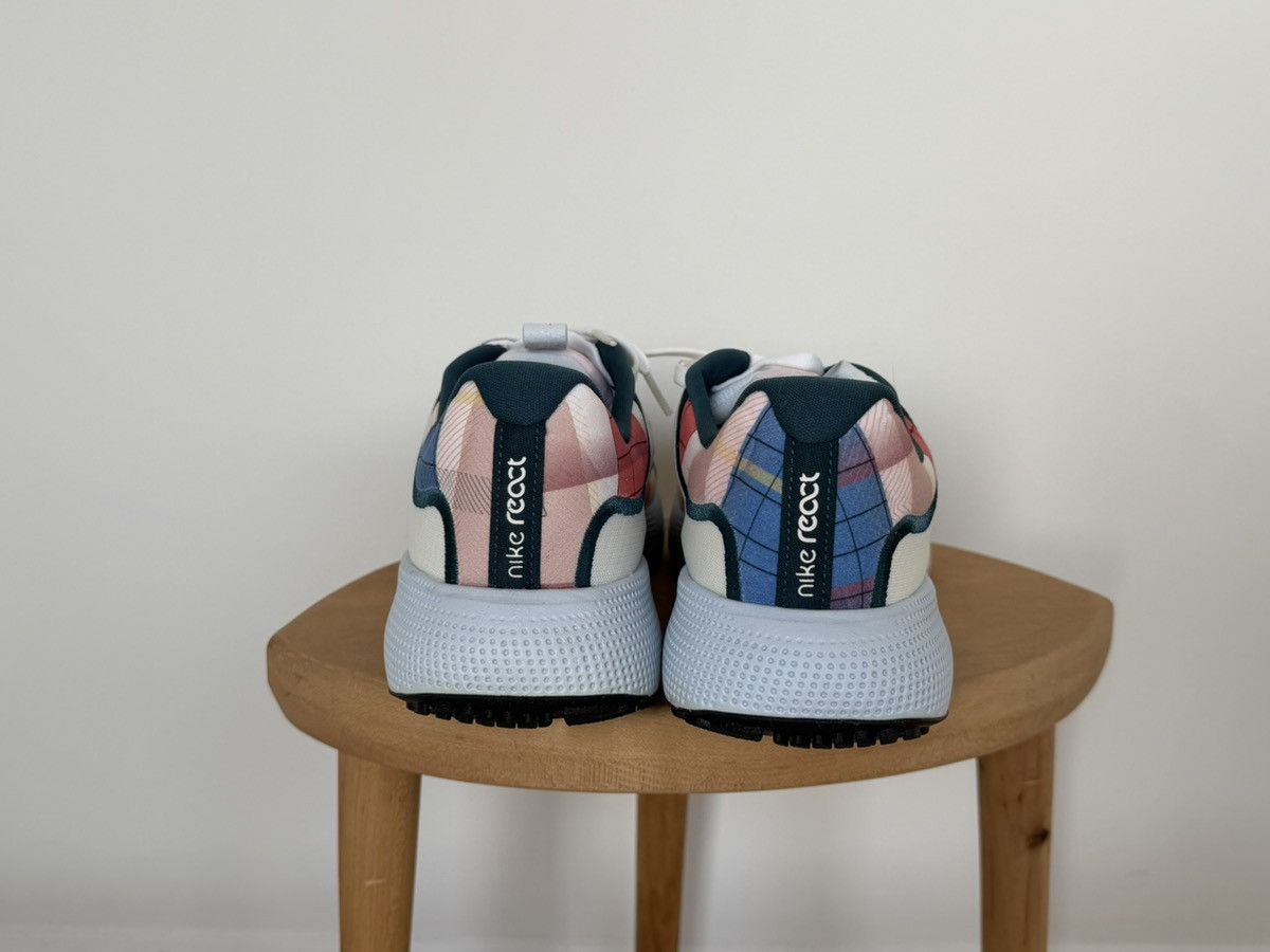 Nike NIKE REACT ESCAPE RUN 'SUMMIT WHITE REGAL PINK' Size US 11 / EU 44 - 5 Thumbnail