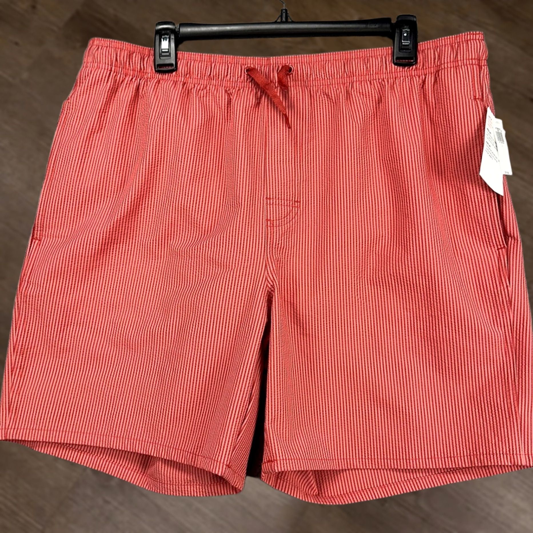 Old Navy VINTAGE? No. Old Navy Red Striped Board Shorts Mens Large - Lined Swim Trunks, Drawstring, Pockets, 8 Inseam, 37" Waist, NEW Size US 33 - 1 Thumbnail