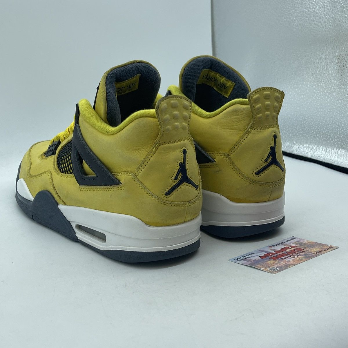 Jordan Brand Air Jordan 4 lightning Size US 10.5 / EU 43-44 - 4 Thumbnail