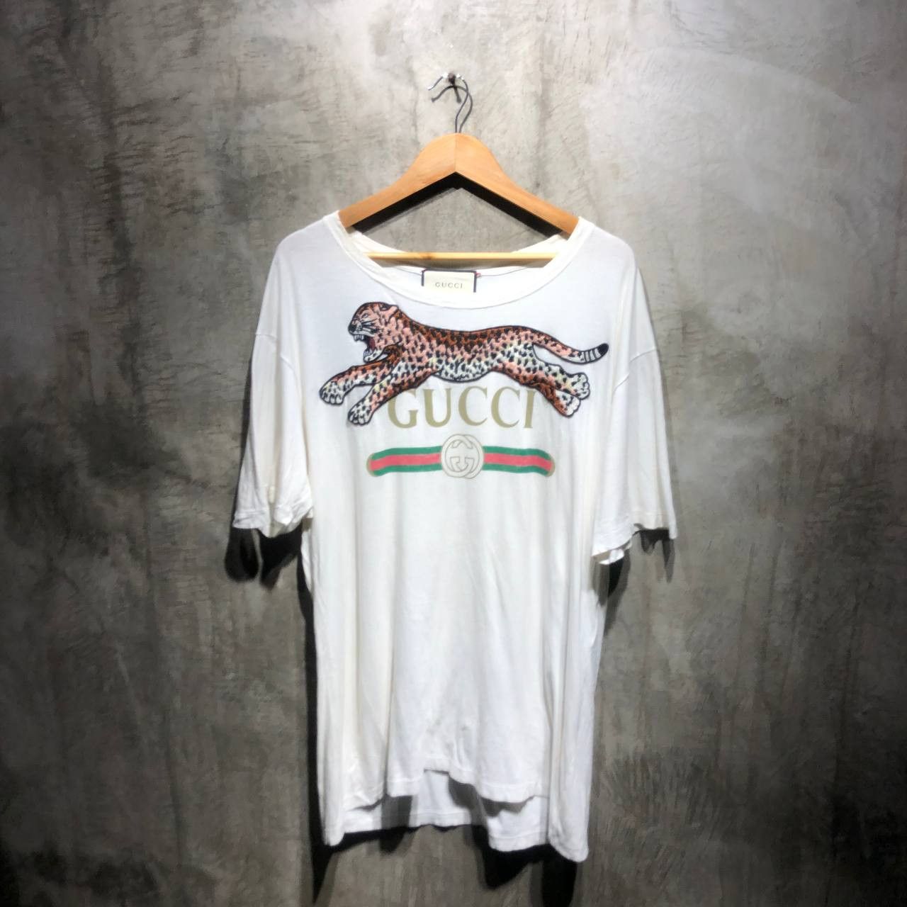 Gucci Gucci Logo Tiger Embroidered Tee Size US L / EU 52-54 / 3 - 1 Thumbnail