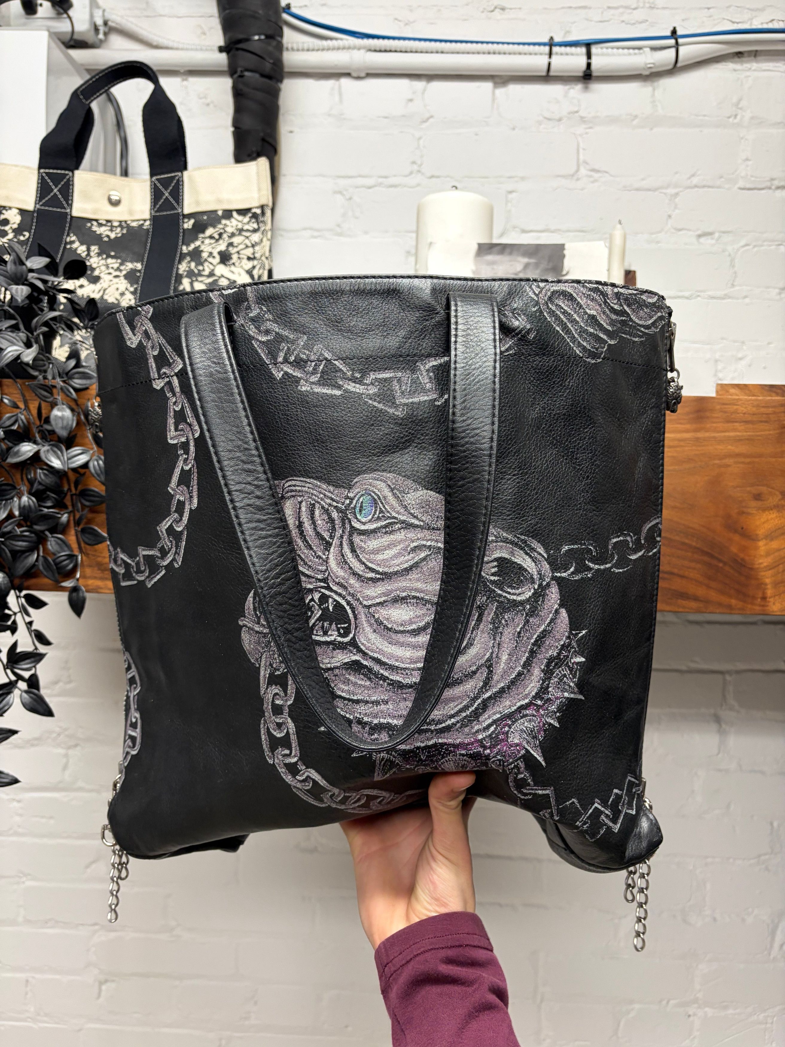 Yohji Yamamoto AW2014 Yohji Yamamoto Cowhide ‘Tiger & Chains’ Black Leather Tote Bag Size ONE SIZE - 4 Thumbnail