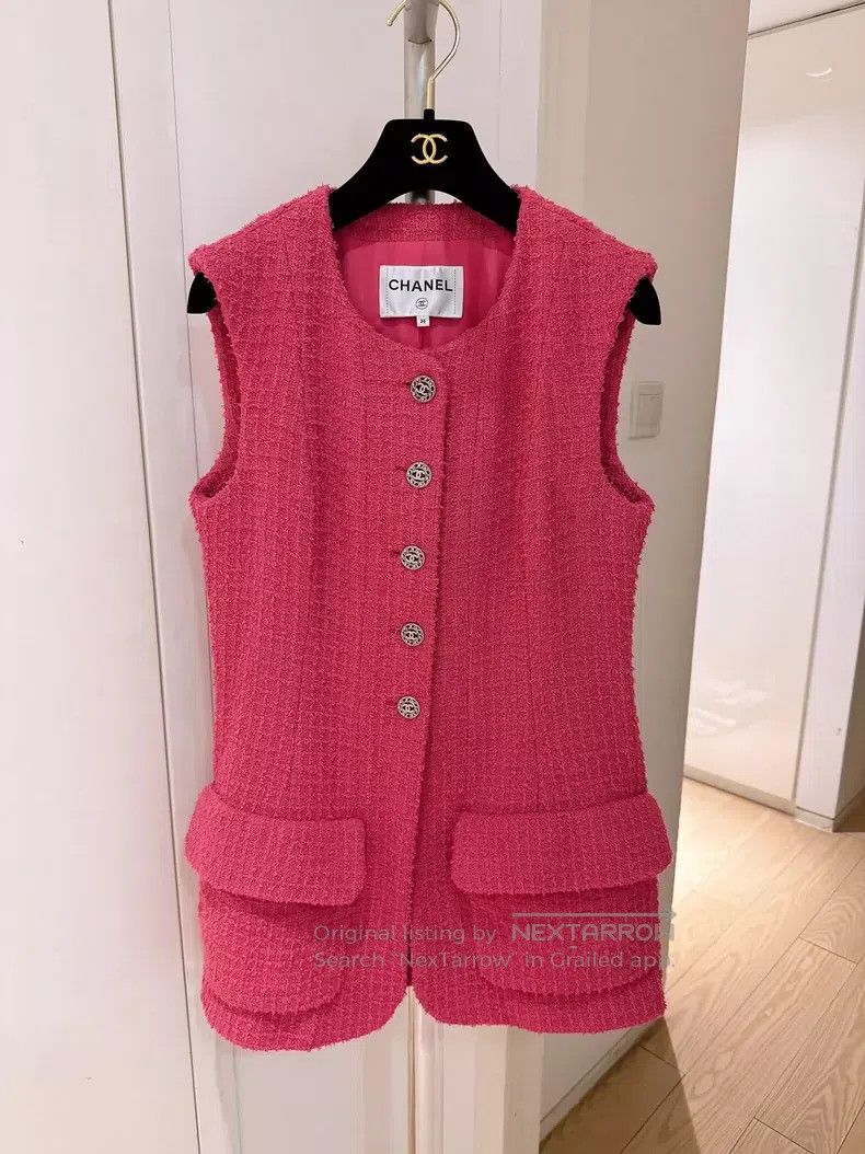 Chanel Chanel Rose-red diamond-buttoned vest jacket Size XS / US 0-2 / IT 36-38 - 1 Thumbnail