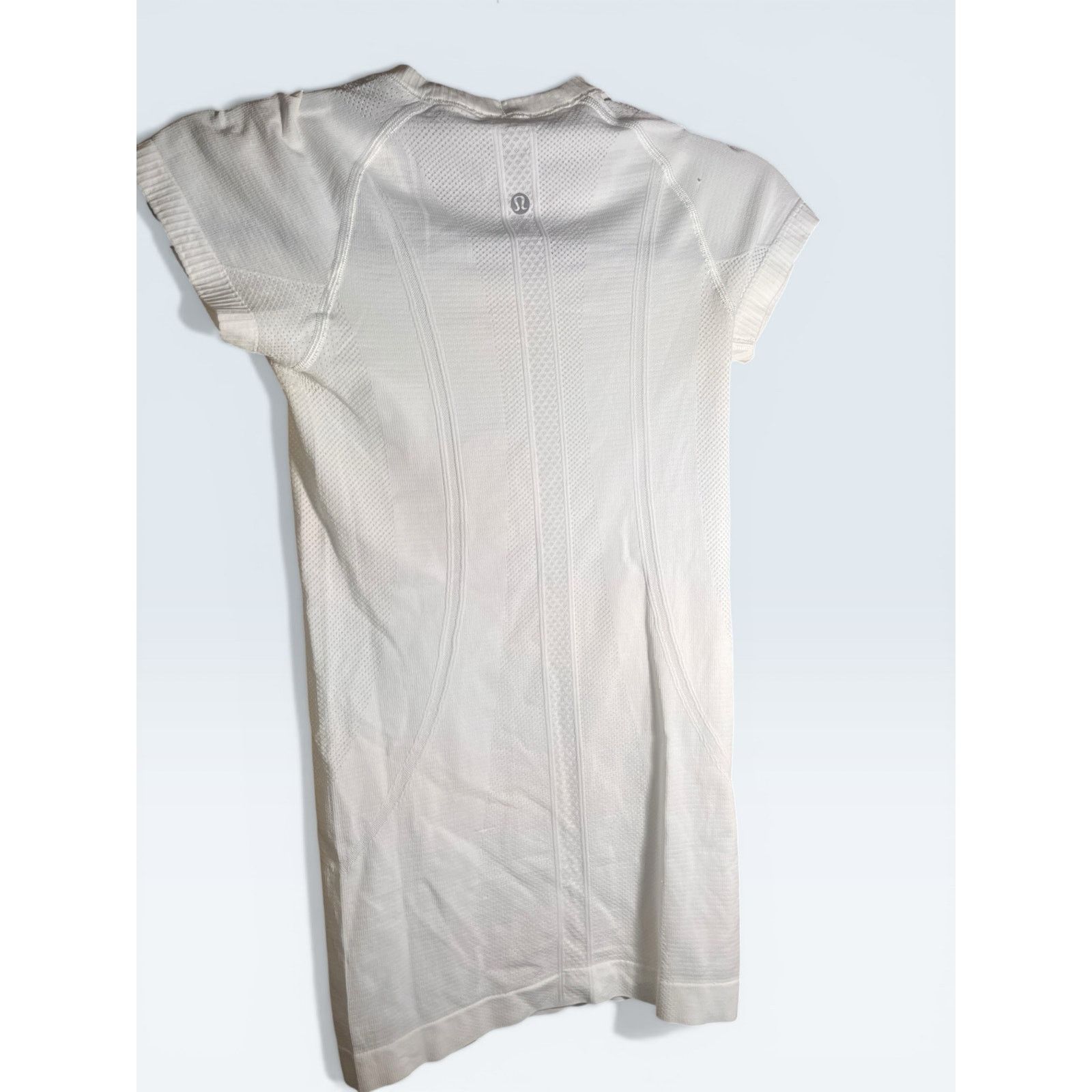 Lululemon Lululemon Swiftly Tech Short Sleeve 2.0 Mesh Athletic Top XS Size XS / US 0-2 / IT 36-38 - 7 Thumbnail