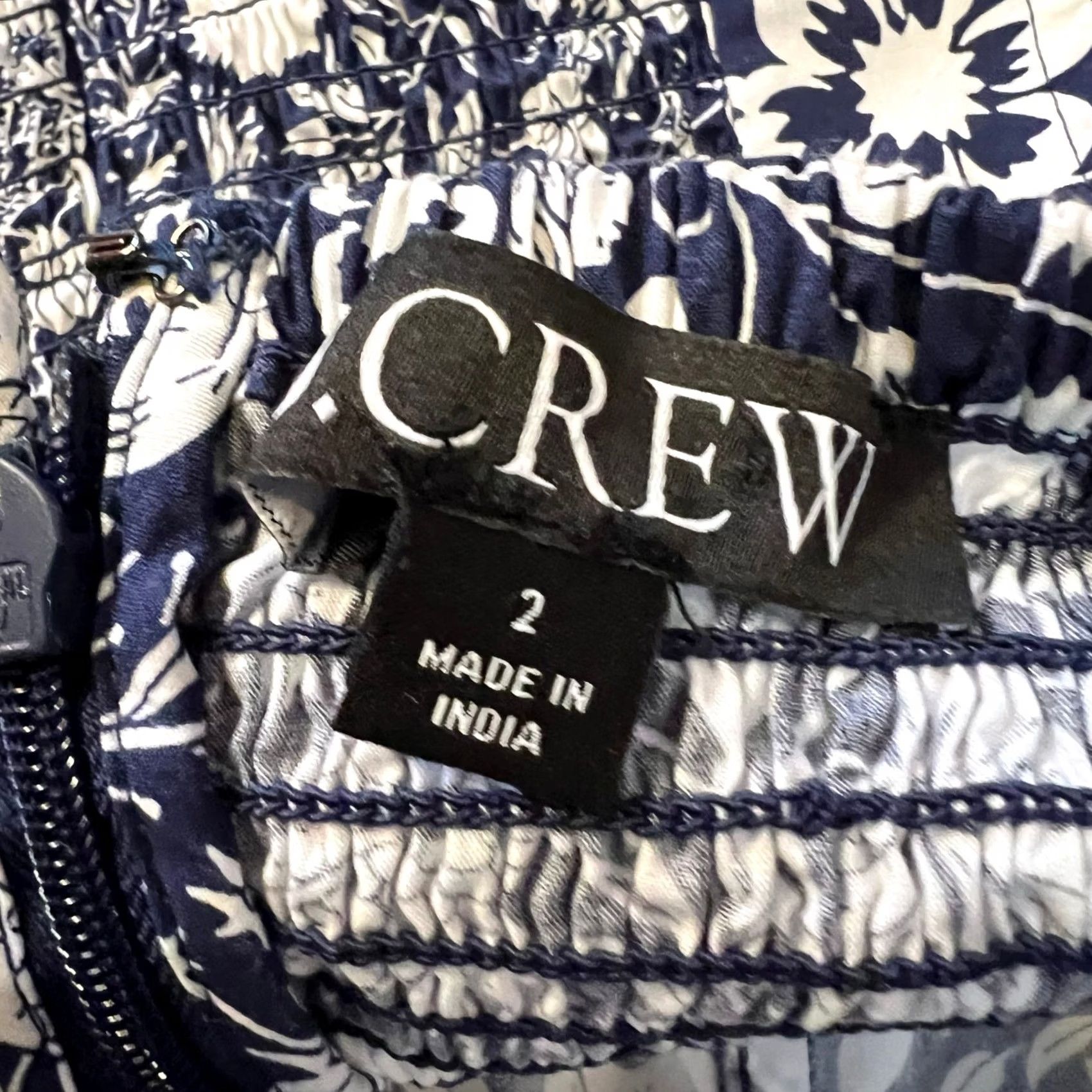 J.Crew J. Crew Shirt Womens XS Puff Sleeve Cotton Poplin Square Neck Top Navy Floral Blouse Size XS / US 0-2 / IT 36-38 - 5 Thumbnail