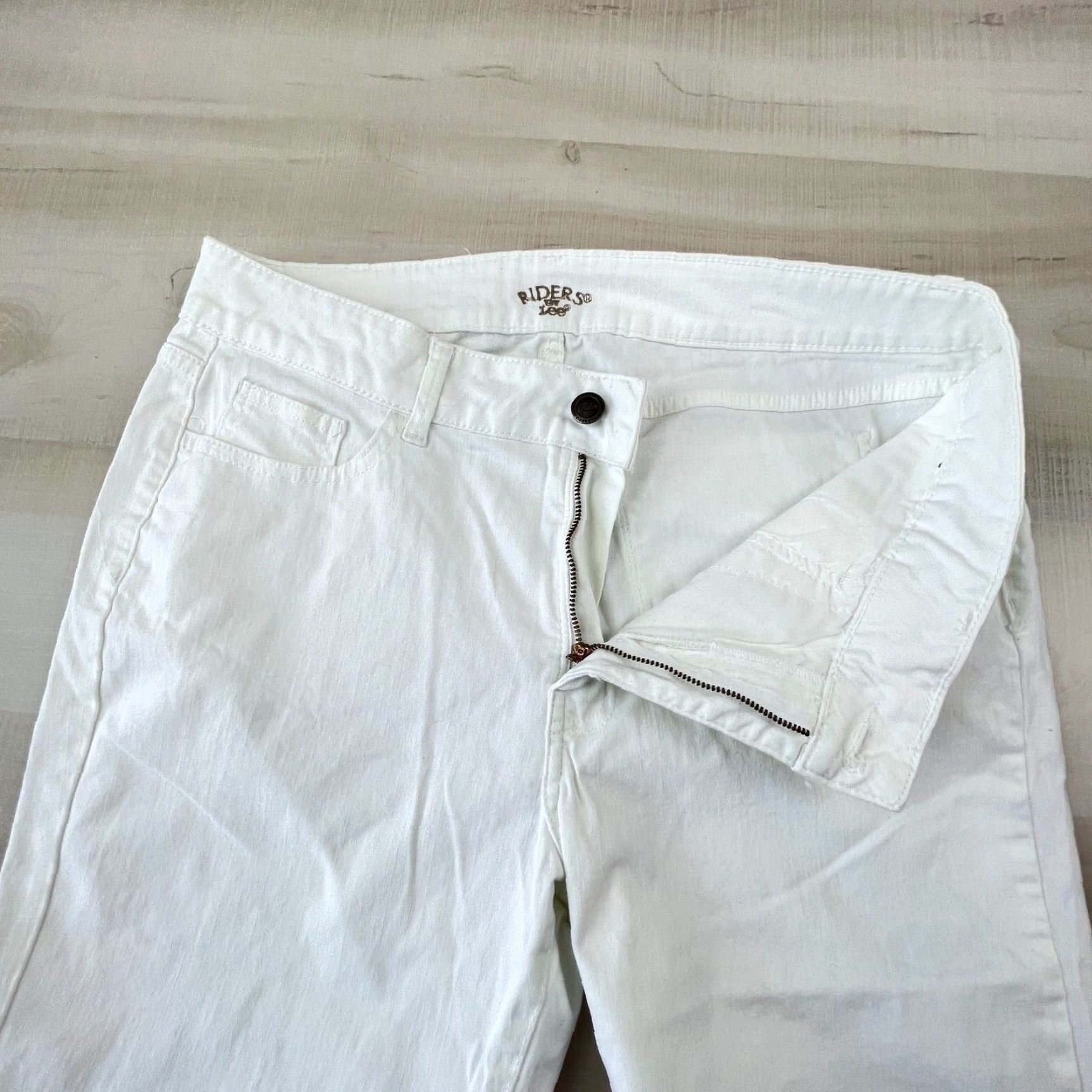 Lee Lee Riders Womens White Denim Capri Jeans 34 Waist Size 24" / US 00 / IT 34 - 3 Thumbnail