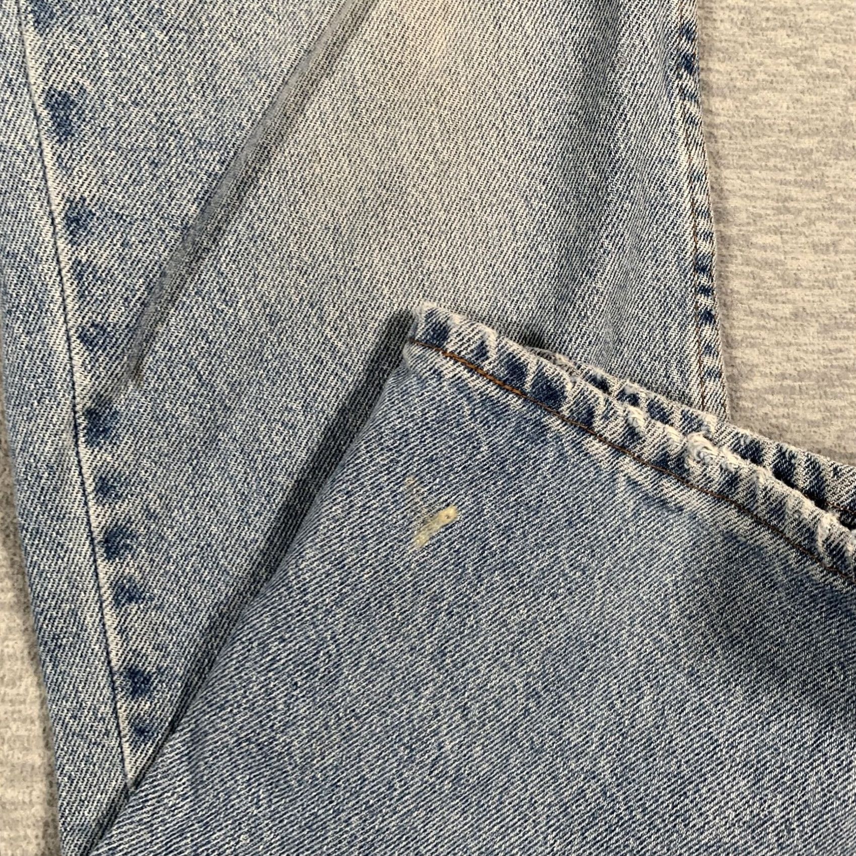 Lee VINTAGE Lee Jeans Mens 33x30 Light Blue Denim Straight Leg 100% Cotton Zip Fly 5-Pocket Mens Jeans Clothing 80s 90s Size US 33 - 6 Thumbnail