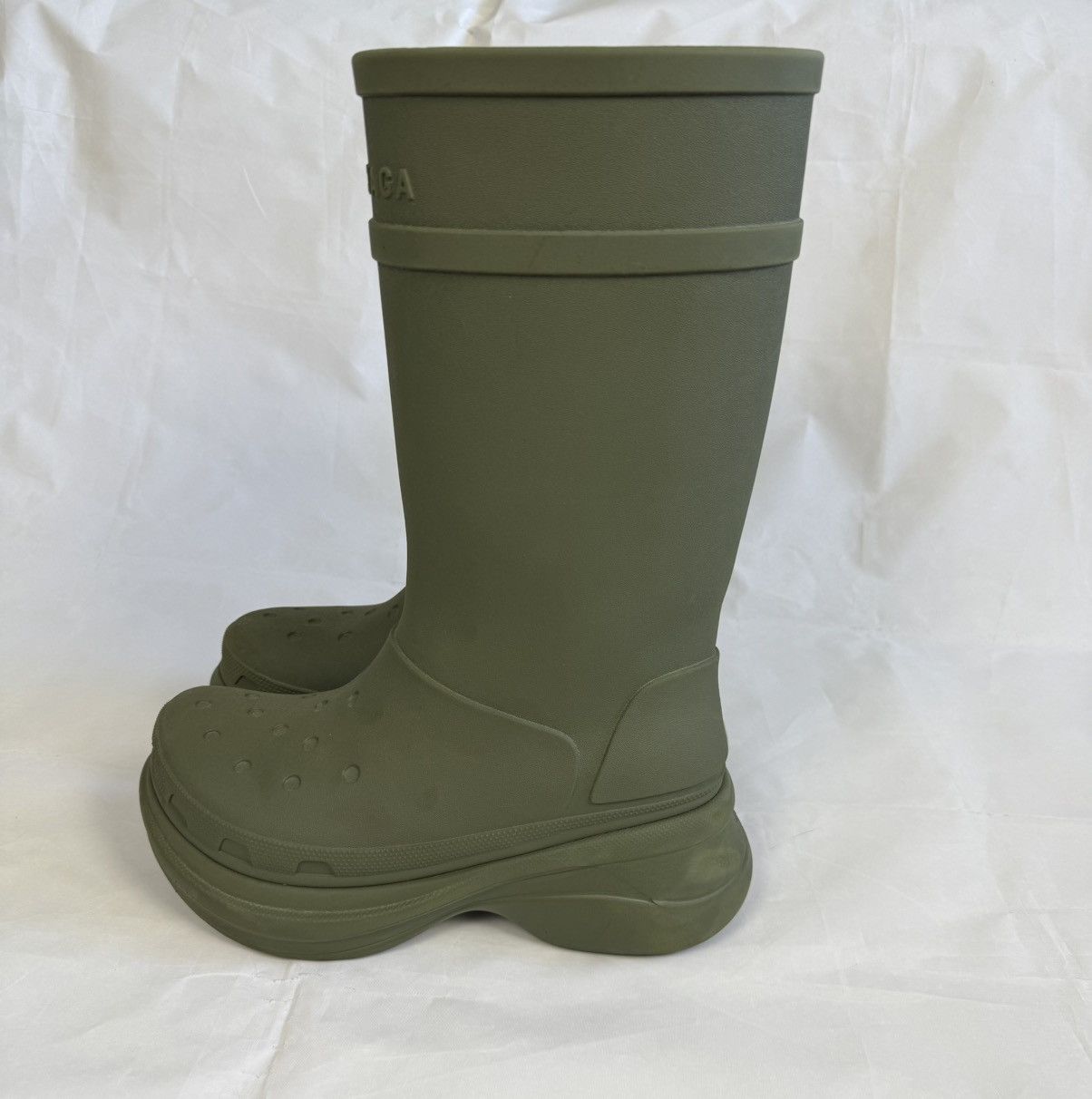 Balenciaga × Crocs Balenciaga Crocs Clog Boot 2.0 ‘Army Green’ SS22 Size US 8 / EU 41 - 3 Thumbnail