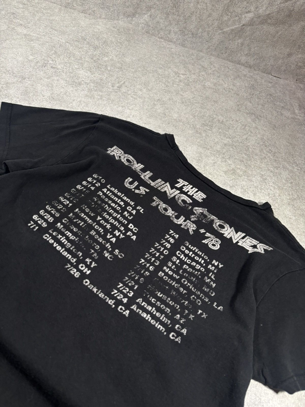 The Rolling Stones The rolling stones vintage distressed tee archive clothing Size US S / EU 44-46 / 1 - 5 Thumbnail
