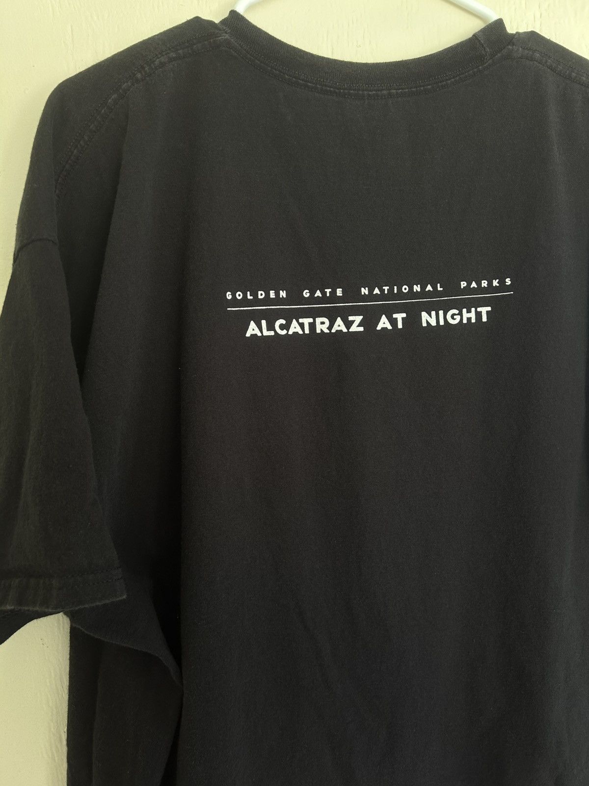 Vintage Alcatraz Island Penitentiary San Fran California Tshirt Size US XXL / EU 58 / 5 - 6 Thumbnail