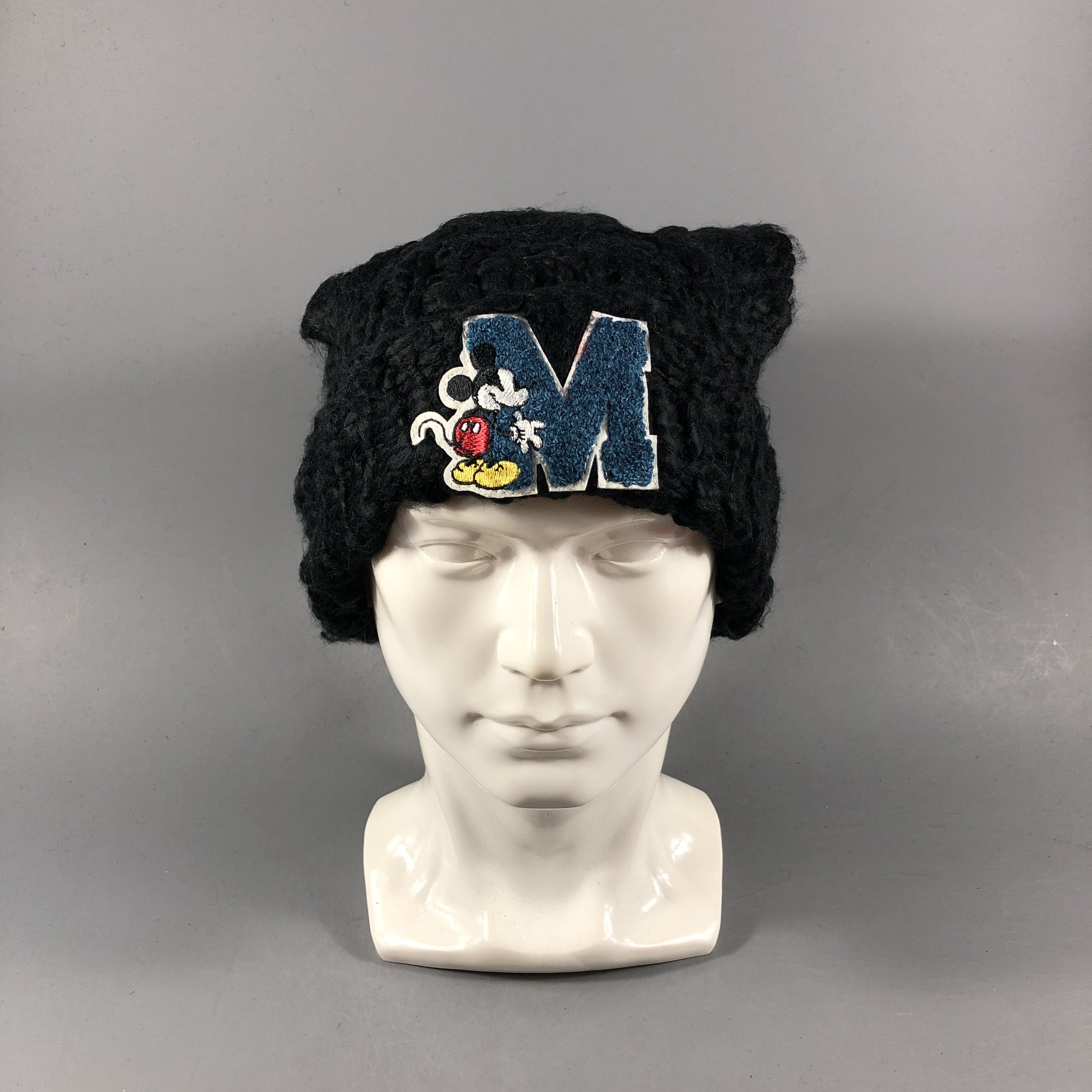 Disney Mickey Bobble Beanie Snowcap Snow Hat B874