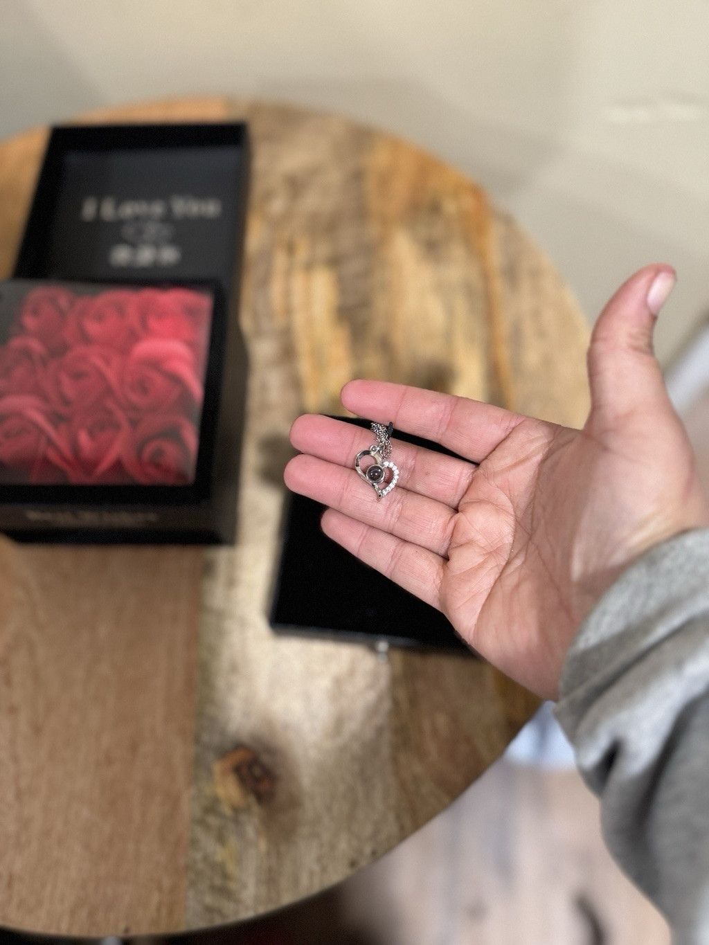 The Unbranded Brand Gift Box Roses with Heart Necklace Best Wishes Jewelry Box Size ONE SIZE - 3 Thumbnail