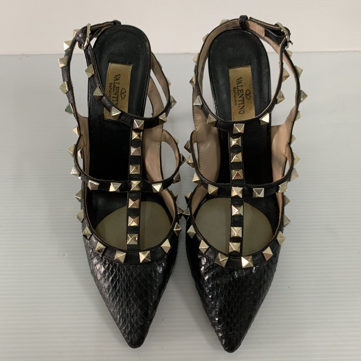 Valentino Valentino Garavani Spike Black Heels Size US 7 / IT 37 - 2 Thumbnail