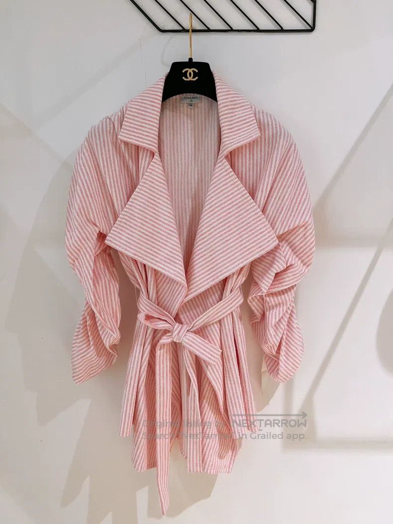 Chanel Cruise series pink and white striped tweed jacket