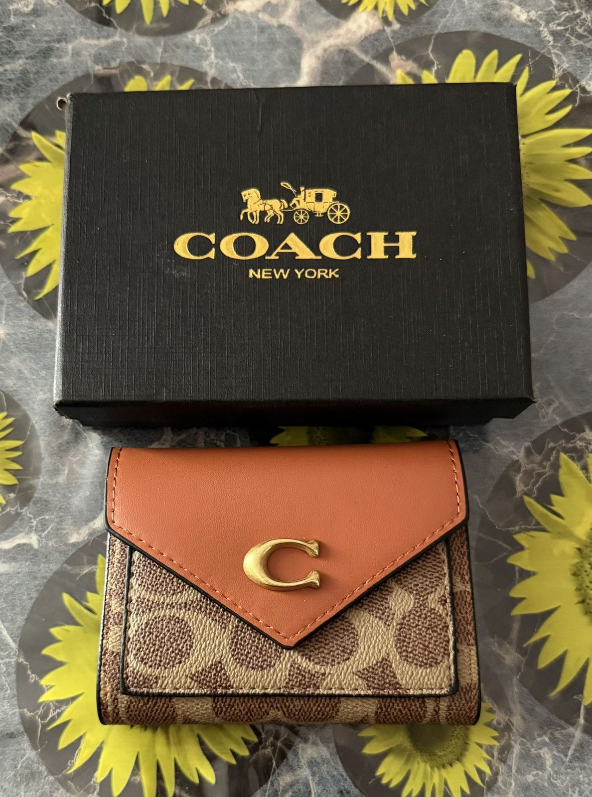 Coach Coach Signature Canvas & Leather Small Wallet with Box Size ONE SIZE - 1 Thumbnail