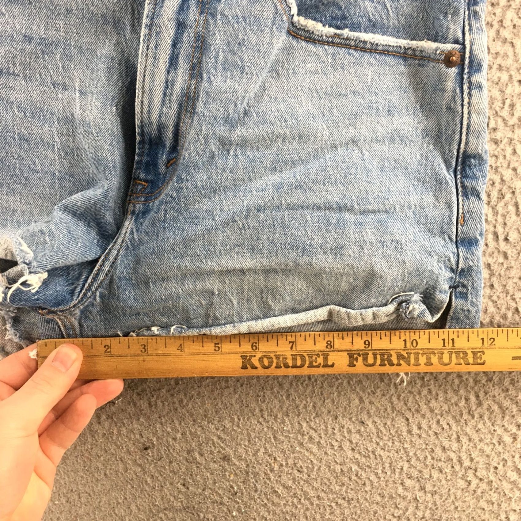 Abercrombie & Fitch Abercrombie & Fitch Mom Short Womens 26/2 Blue Denim Cotton Blend High Rise Distressed Zip Fly Denim Casual Womens Size 26" / US 2 / IT 38 - 7 Thumbnail