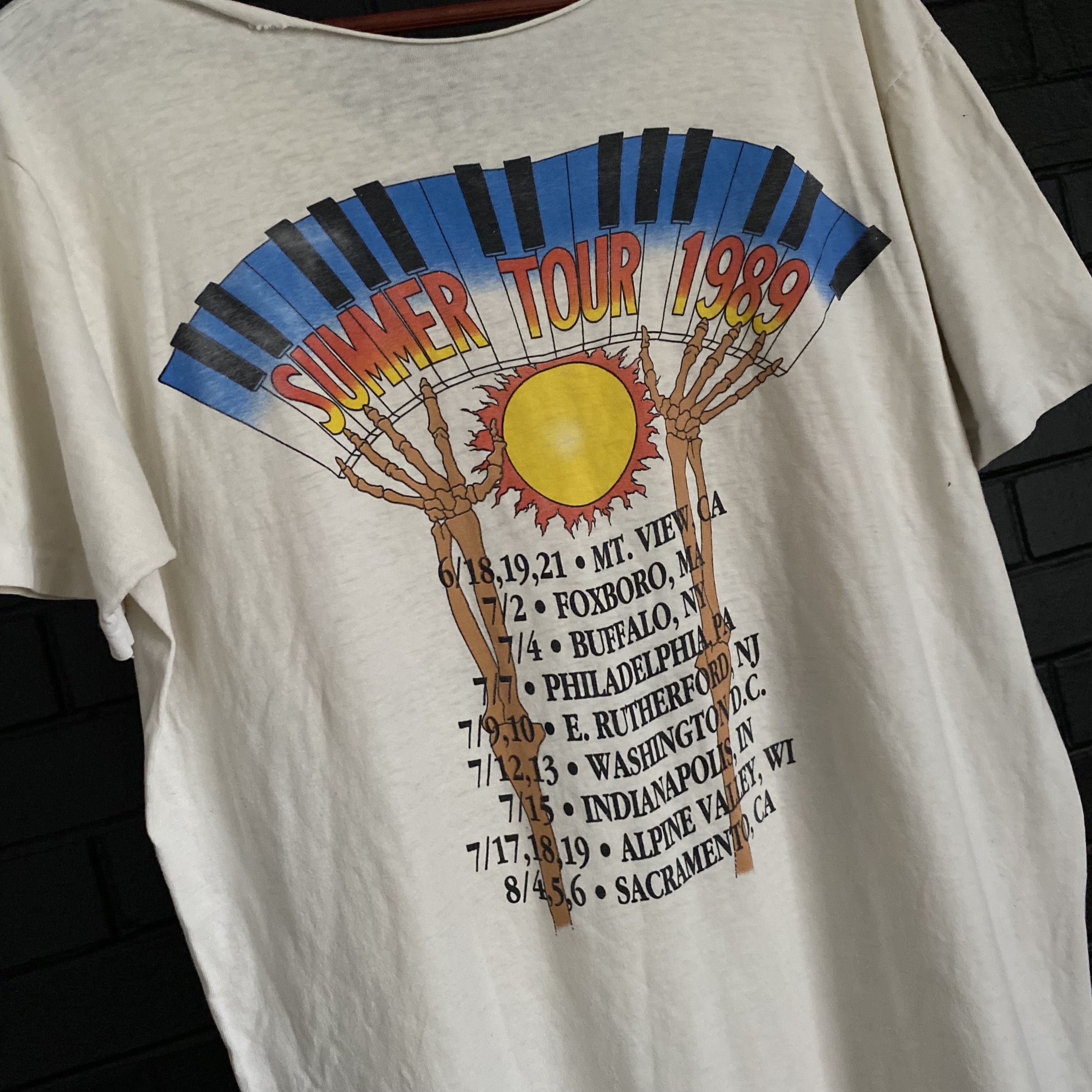 Vintage Vintage 80s Grateful Dead 1989 Summer Tour Tee Size US L / EU 52-54 / 3 - 4 Thumbnail