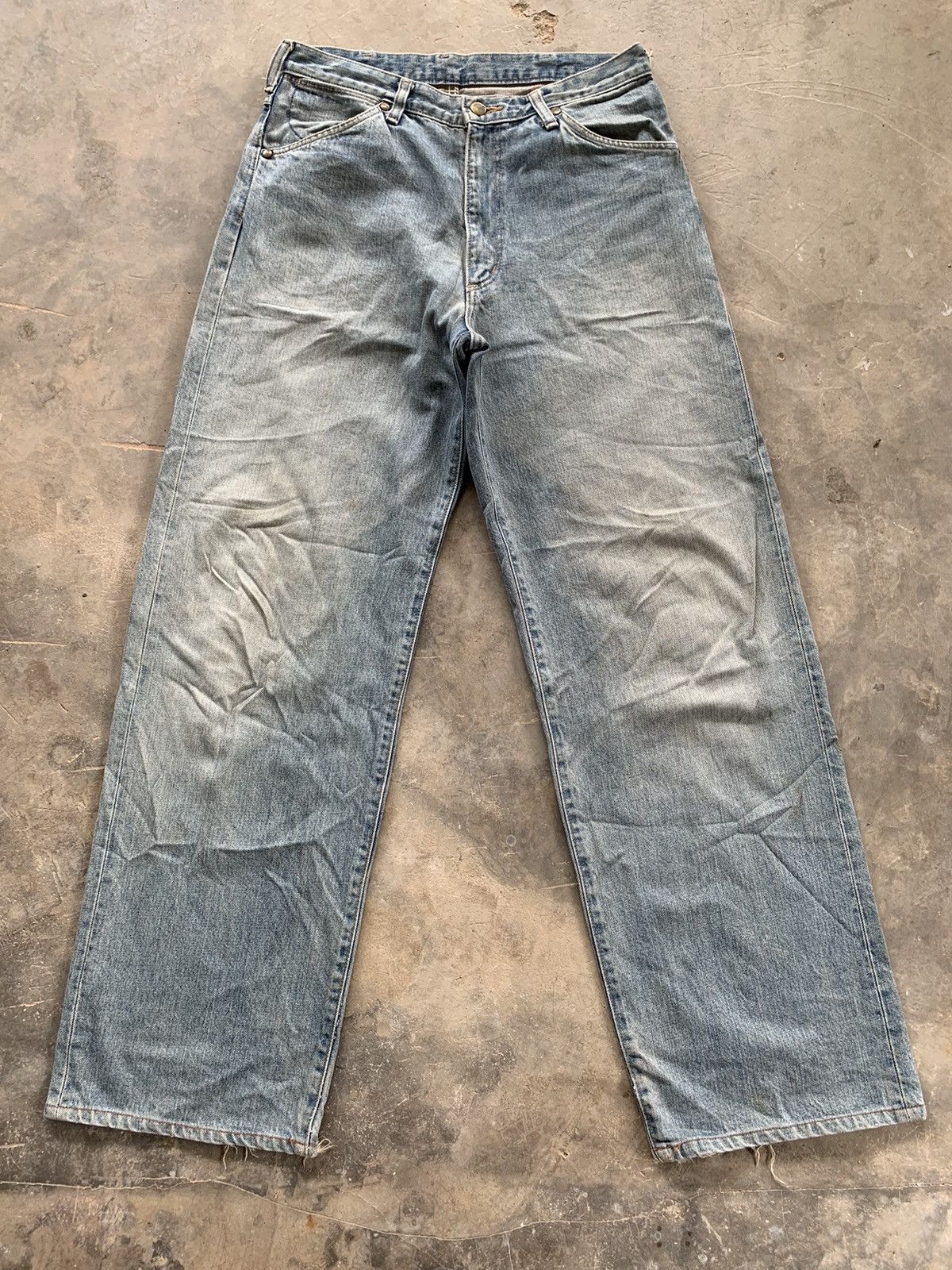 image of Vintage Wrangler Baggy Selvedge Distressed Denim in Blue, Men's (Size 31)