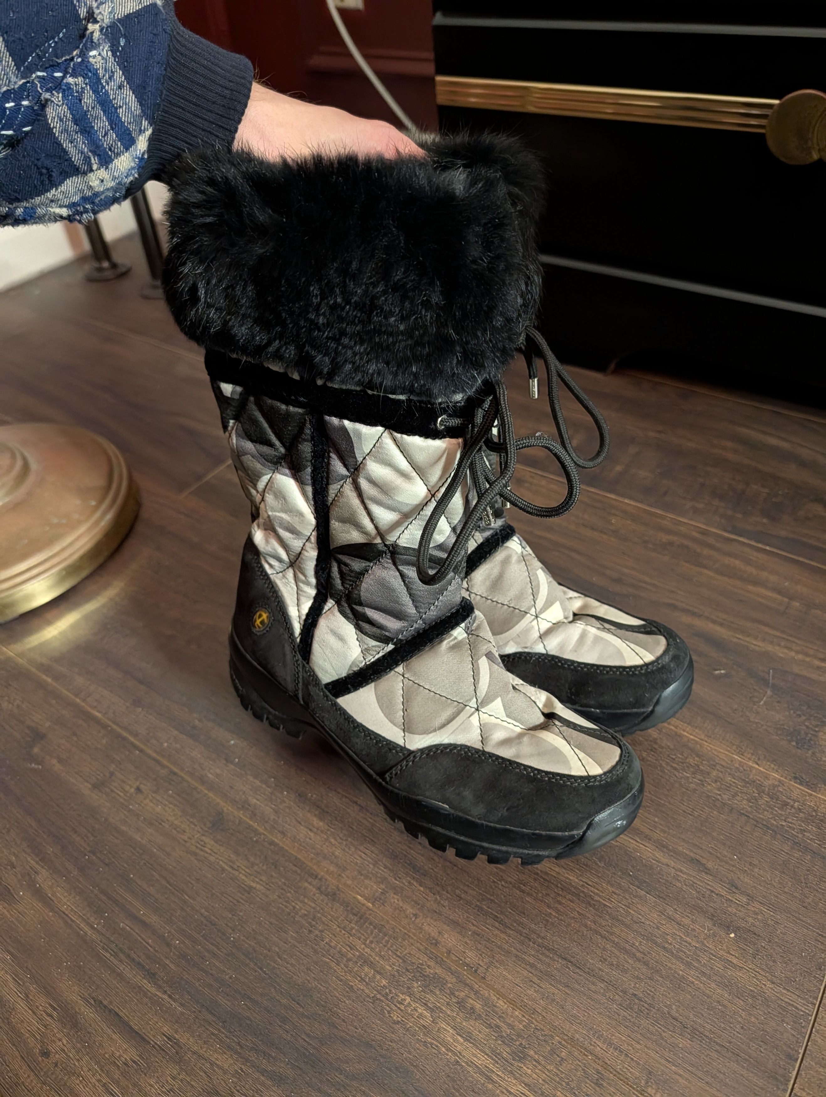 Coach Pasha RARE Fur Trim Logo Print Vibram Sole Boots Size US 8 / IT 38 - 2 Thumbnail