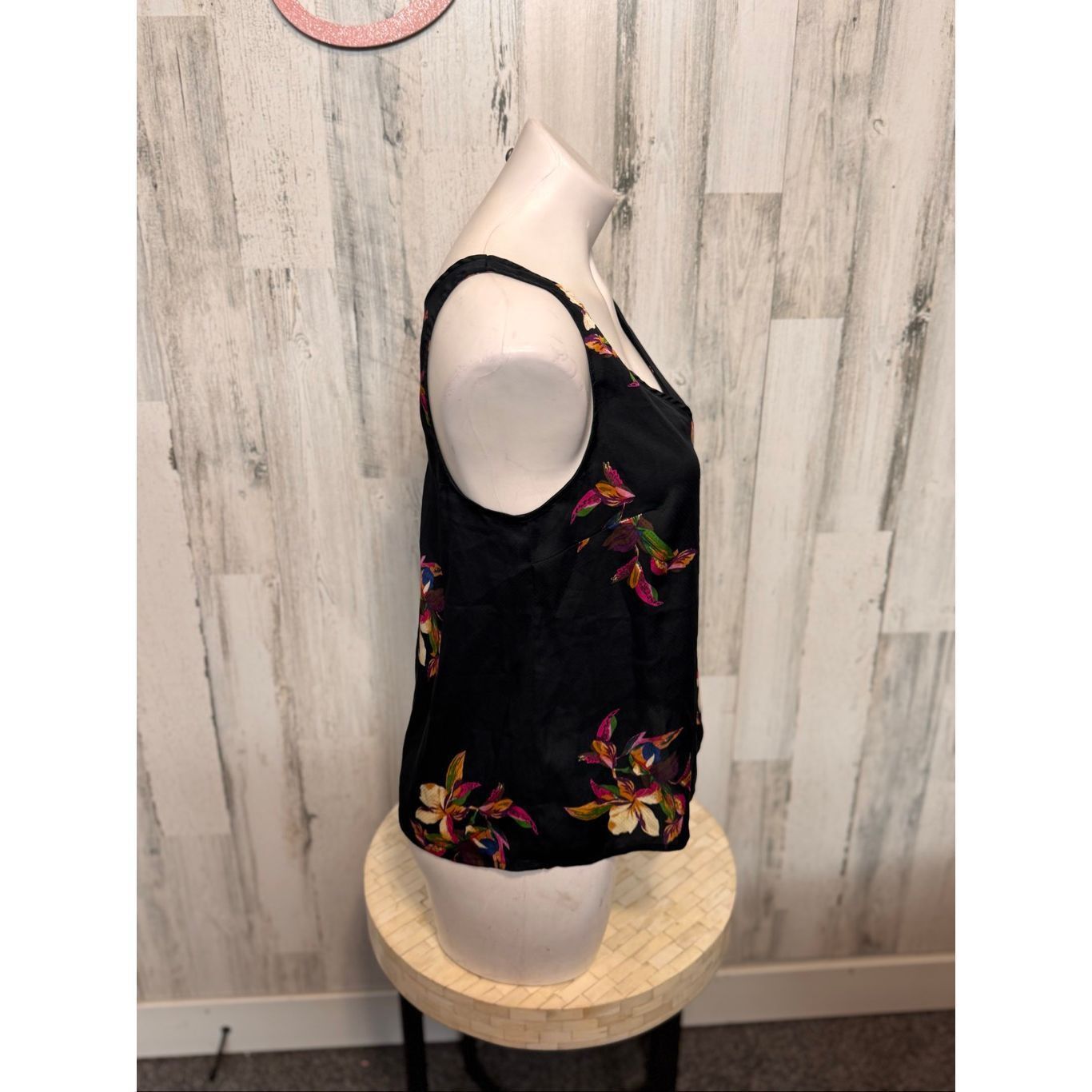 Other a.n.d New York Floral V-Neck Tank Top Women’s Small Black Sl Size S / US 4 / IT 40 - 7 Thumbnail