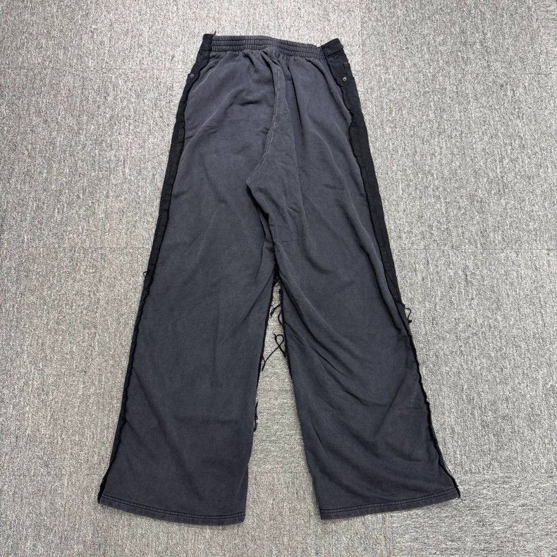Balenciaga Balenciaga size XS Worn-out front and back paneled jeans Size US 27 - 5 Thumbnail