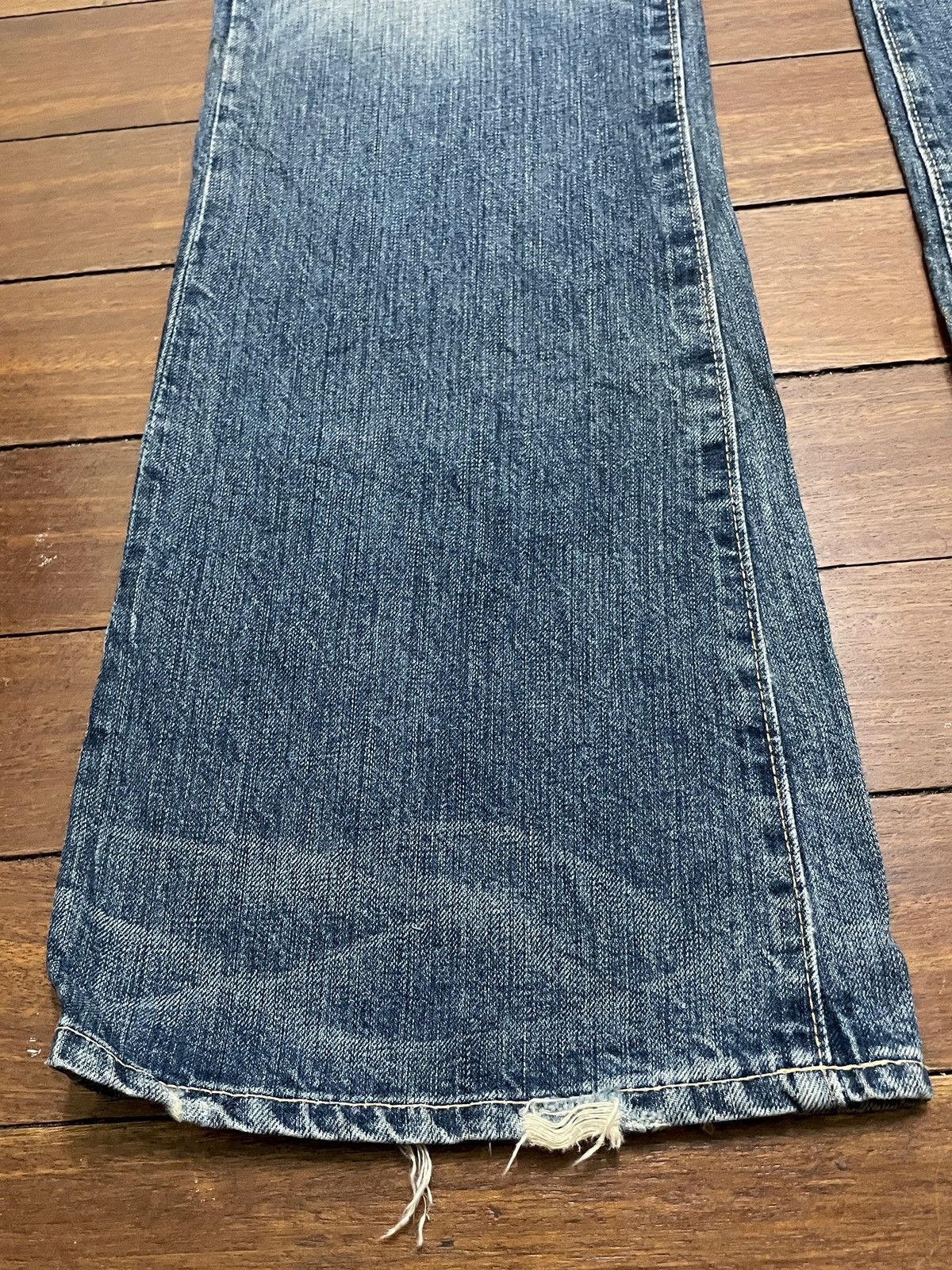 Le Grande Bleu (L.G.B.) Rare Vintage Japanese Brand Chip Pepper Flared Jeans 1990s Size US 31 - 5 Thumbnail