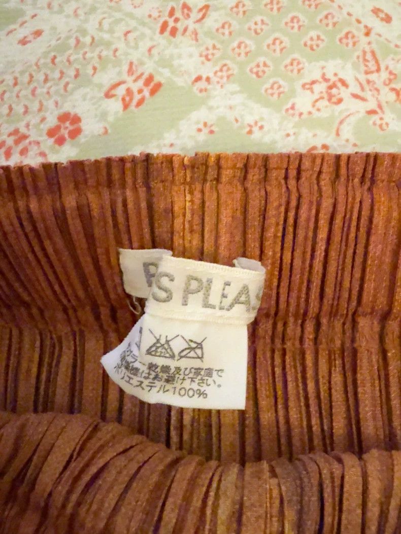 Issey Miyake Issey Miyake A rust-red skirt Size 25" / US 0 / IT 36 - 2 Thumbnail