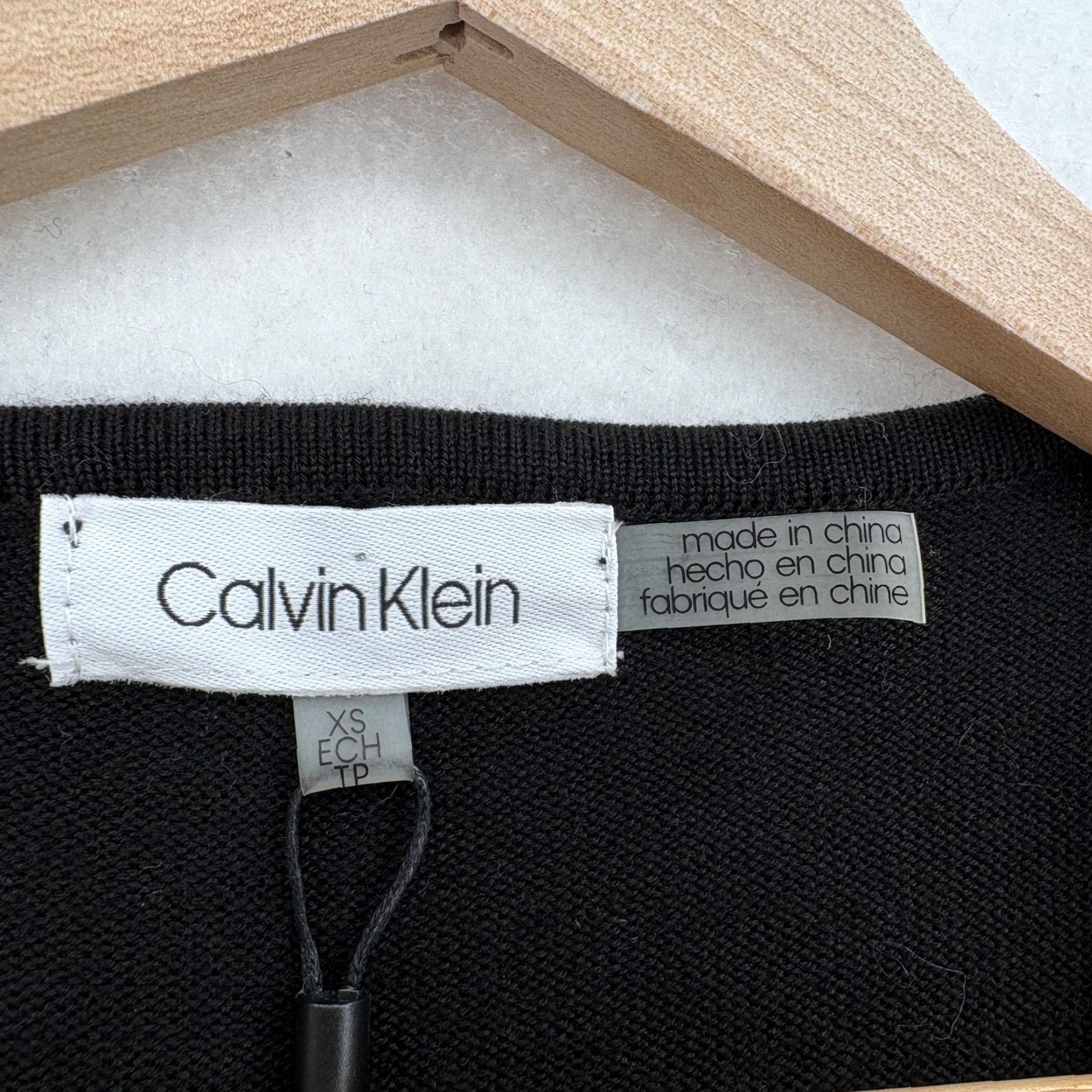 Calvin Klein Calvin Klein Sweater Womens XS Black Chevron Stripe V Neck Acrylic Knit Pullover Size XS / US 0-2 / IT 36-38 - 4 Thumbnail
