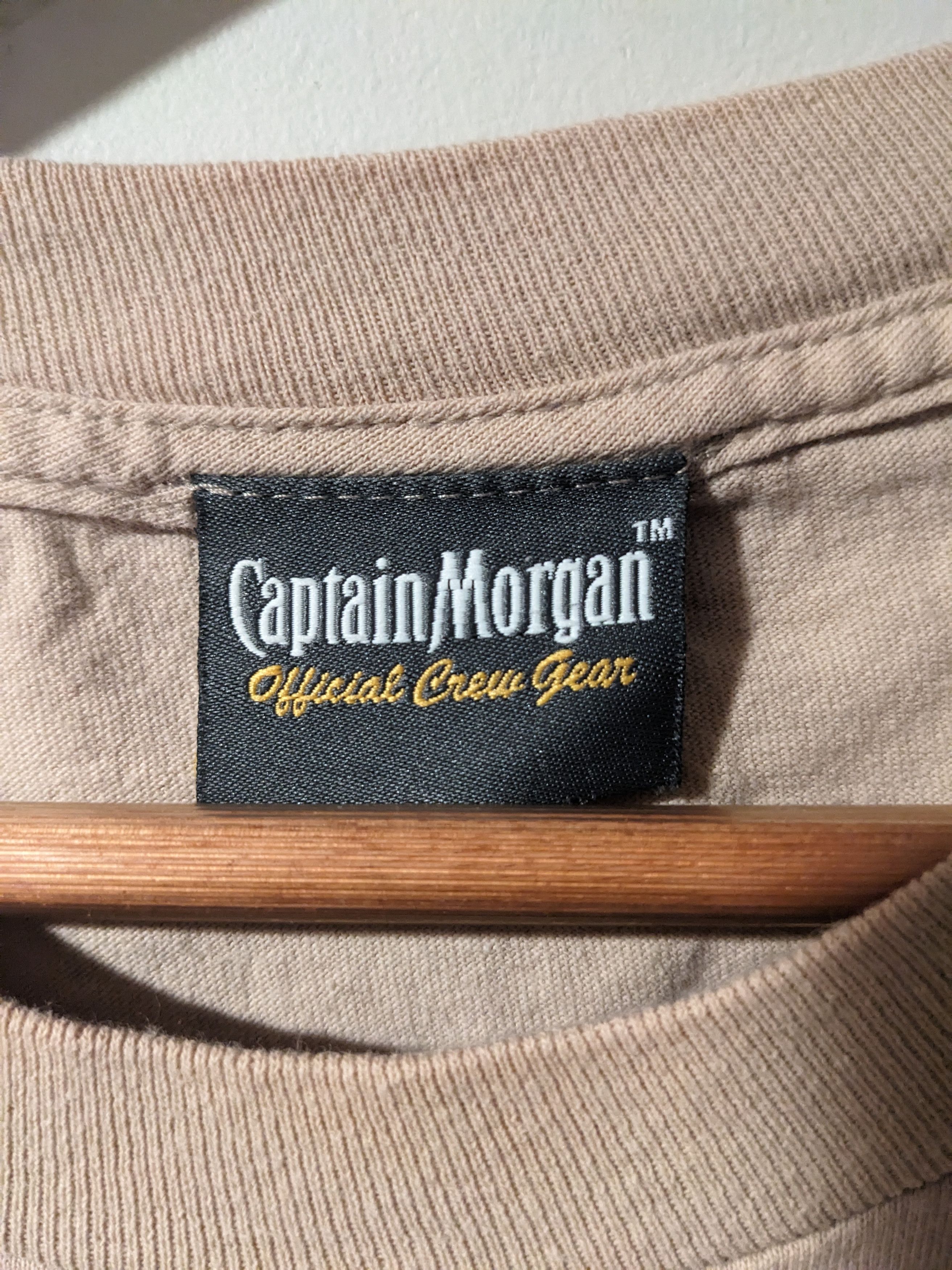 Vintage Vintage 2007 Captain Morgan Rum Alcohol Beige Large T-Shirt Size US L / EU 52-54 / 3 - 3 Thumbnail