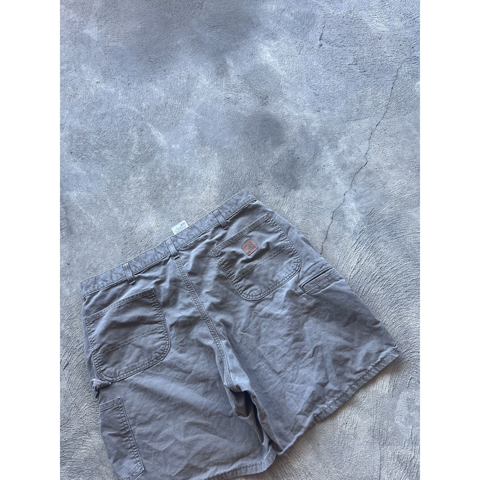 Carhartt 90s grey faded carhartt carpenter shorts with leather tab Size US 38 / EU 54 - 4 Thumbnail