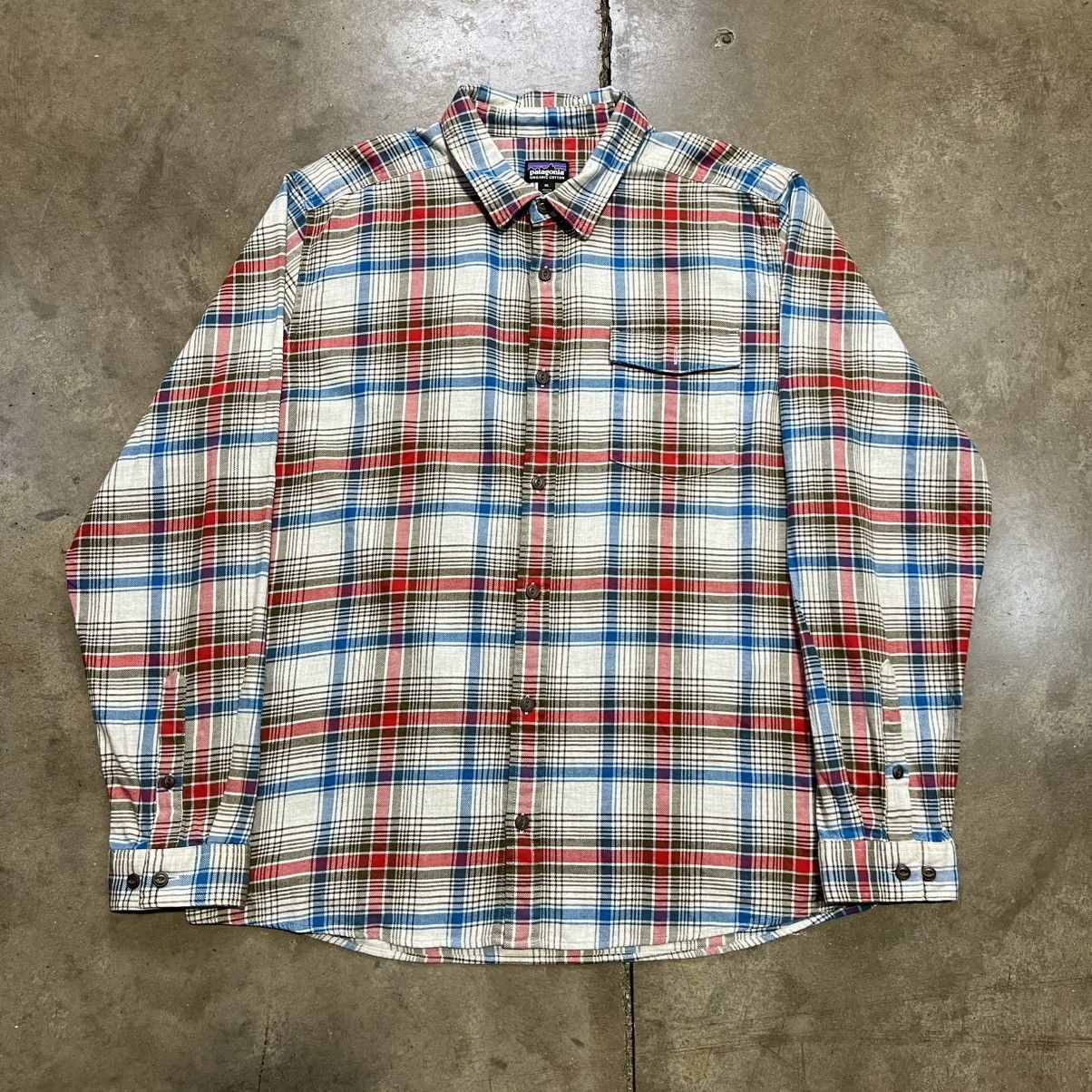 Patagonia Patagonia Organic Cotton Plaid Flannel Button Up Shirt Size US XL / EU 56 / 4 - 1 Thumbnail