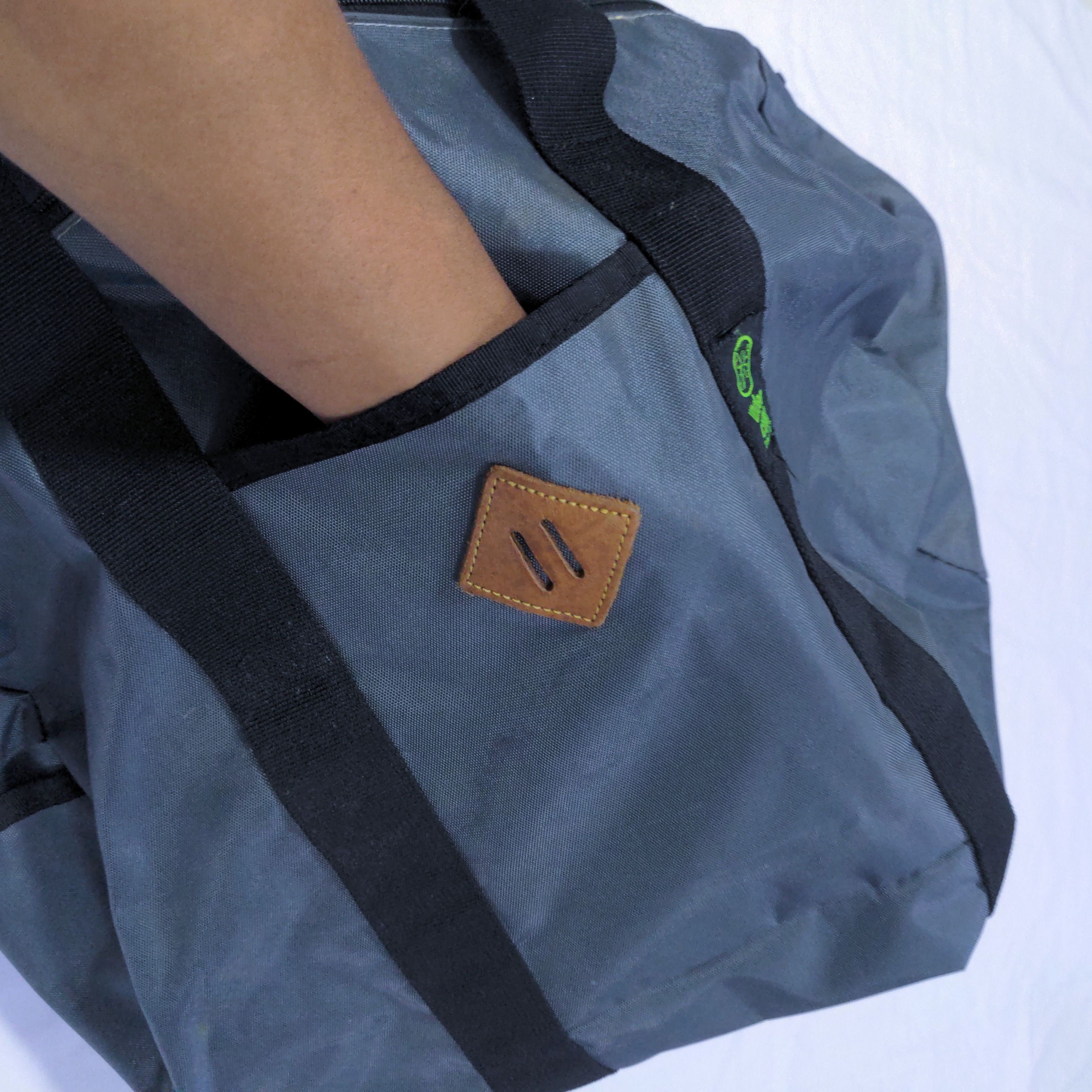 Jun Takahashi × Undercover Exclusive Undercover Crossbone & Lightning Duffle Size ONE SIZE - 8 Thumbnail