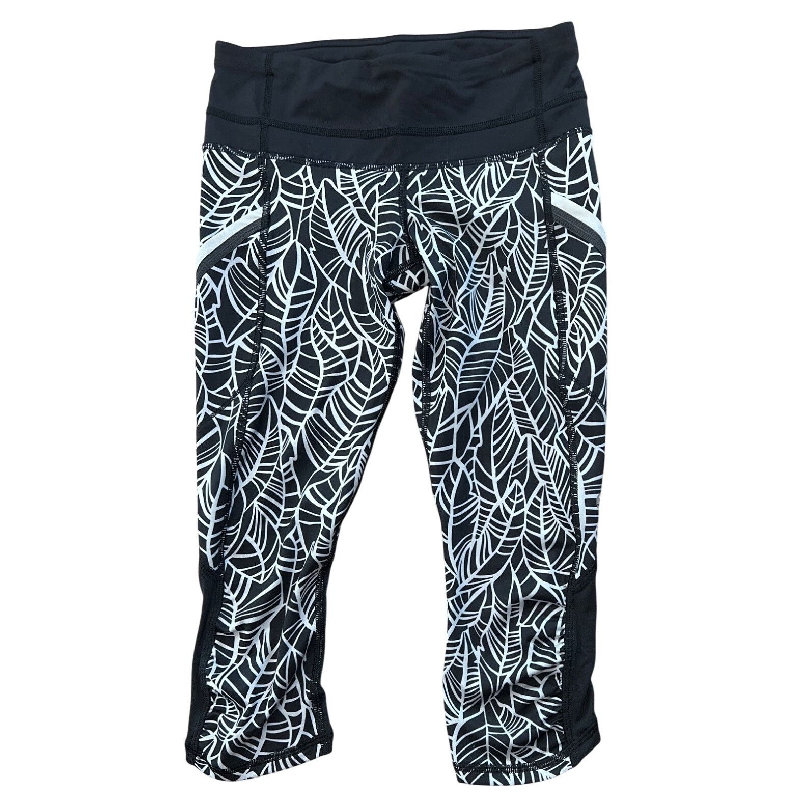 Lululemon Lululemon Run A Marathon Crop IIPretty Palm Black Angel Wing Size 26" / US 2 / IT 38 - 10 Thumbnail