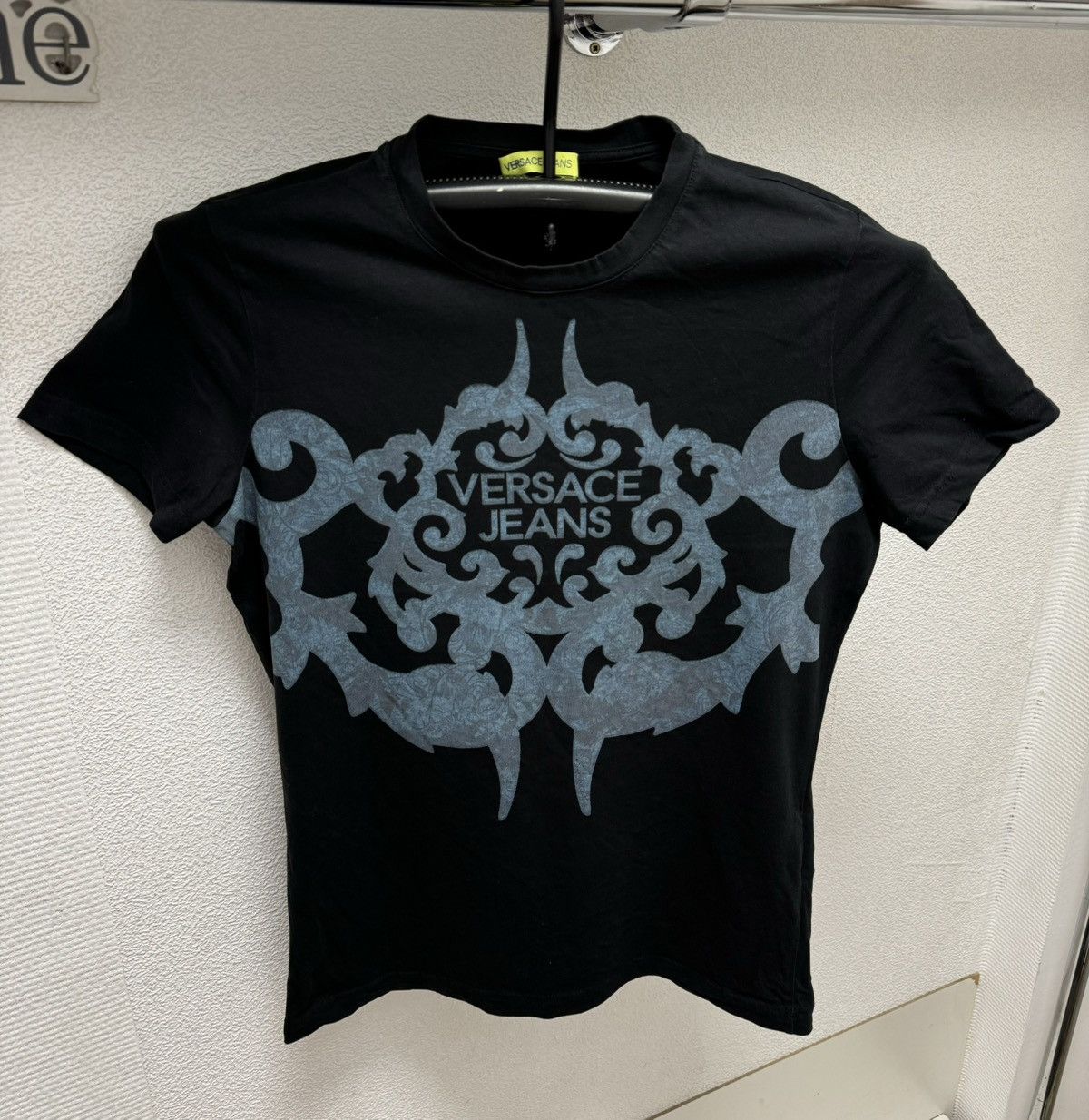 Versace Versace jeans big logo black t-shirt M as Size US M / EU 48-50 / 2 - 1 Thumbnail